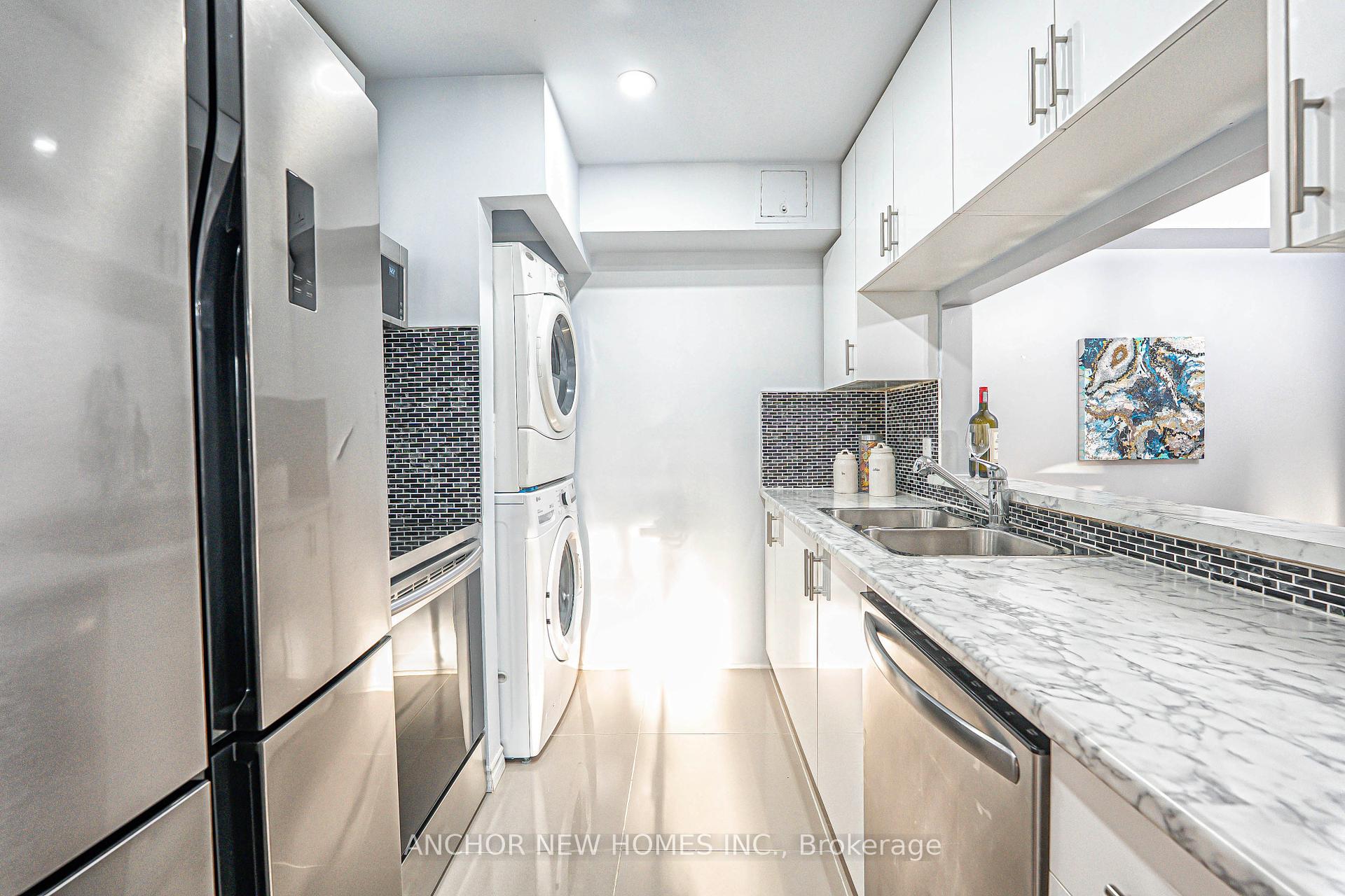 2 Bedrooms Condo at 65 Trailwood,  Mississauga For sale