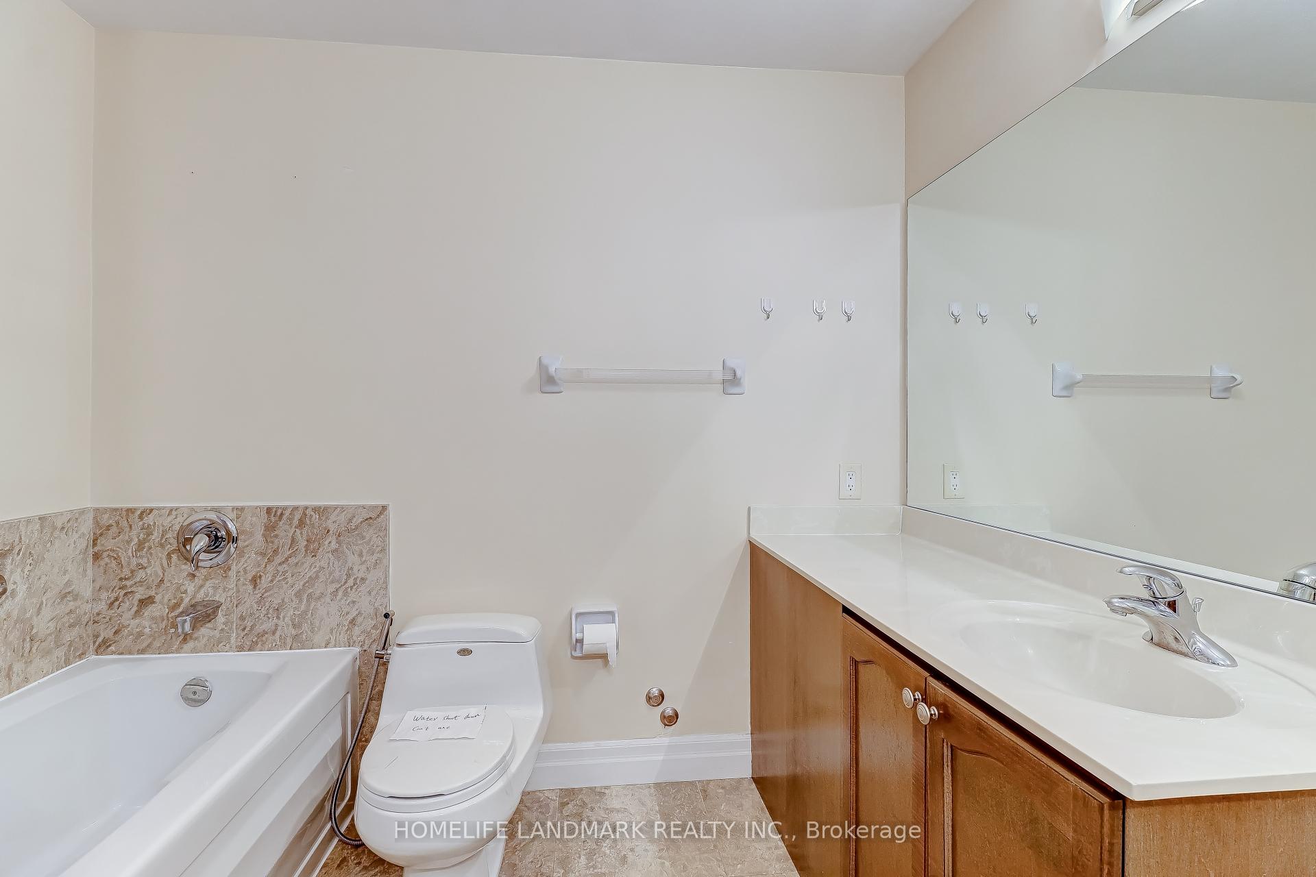 3 Bedrooms Condo at 58 Marine Parade, Toronto For sale
