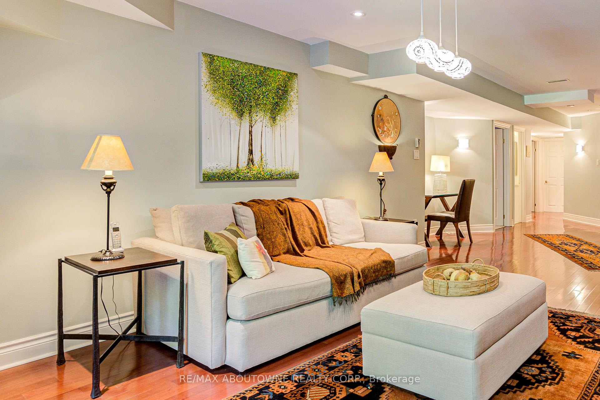 2 Bedrooms Condo at 1169 Dorval, Oakville For sale