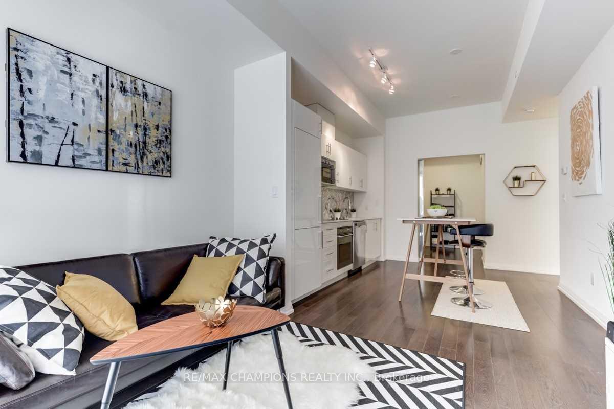 2 Bedrooms Condo at 460 Adelaide,  Toronto For sale
