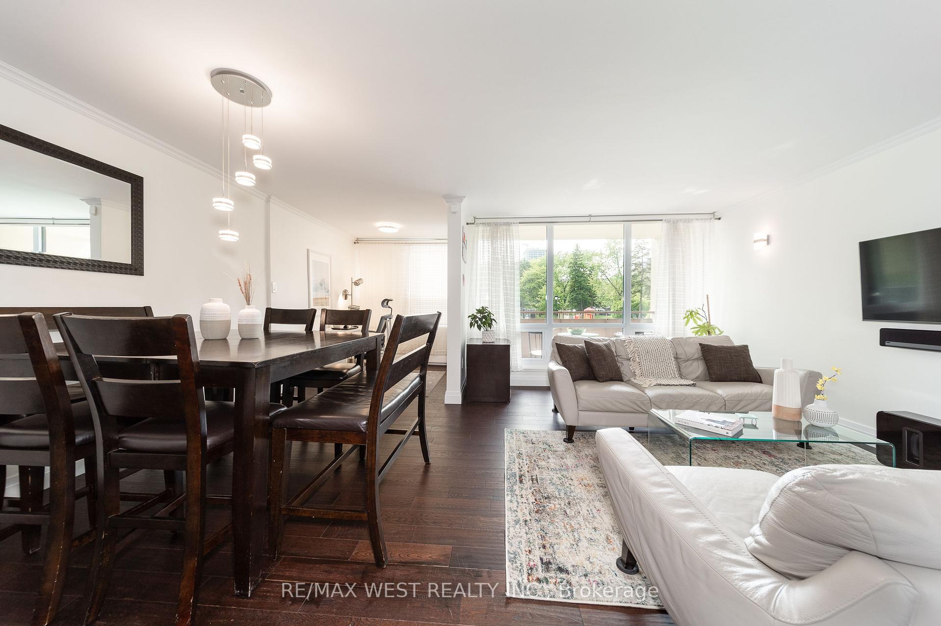 4 Bedrooms Condo at 61 Richview, Toronto For sale