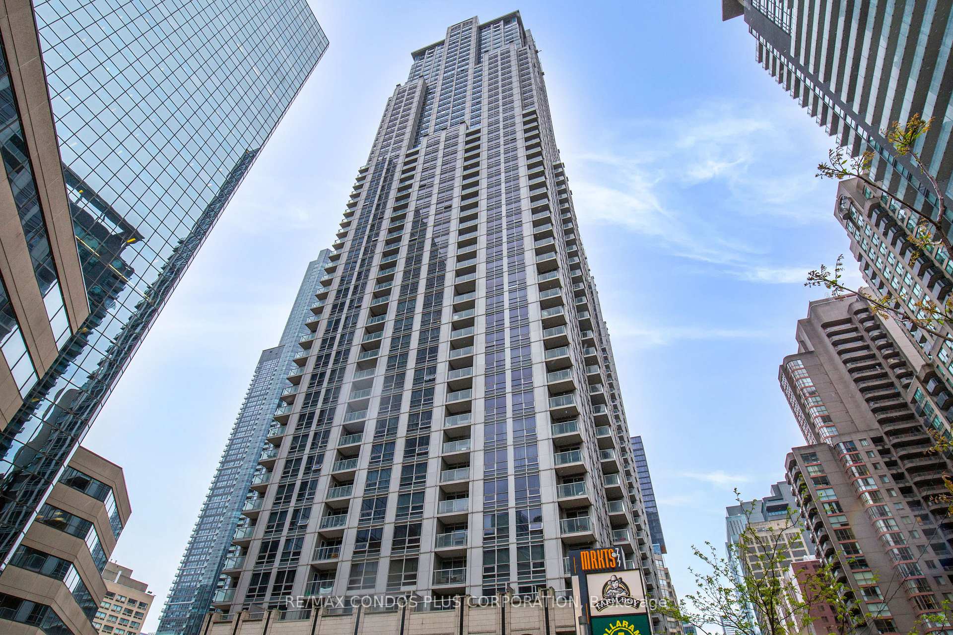 2 Bedrooms Condo at 763 Bay, Toronto For sale