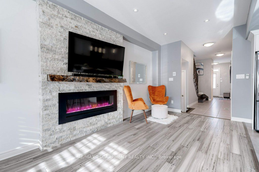 98 Shoreview Place, #12