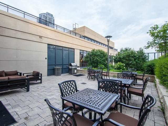 2 Bedrooms Condo at 6 Eva, Toronto For sale