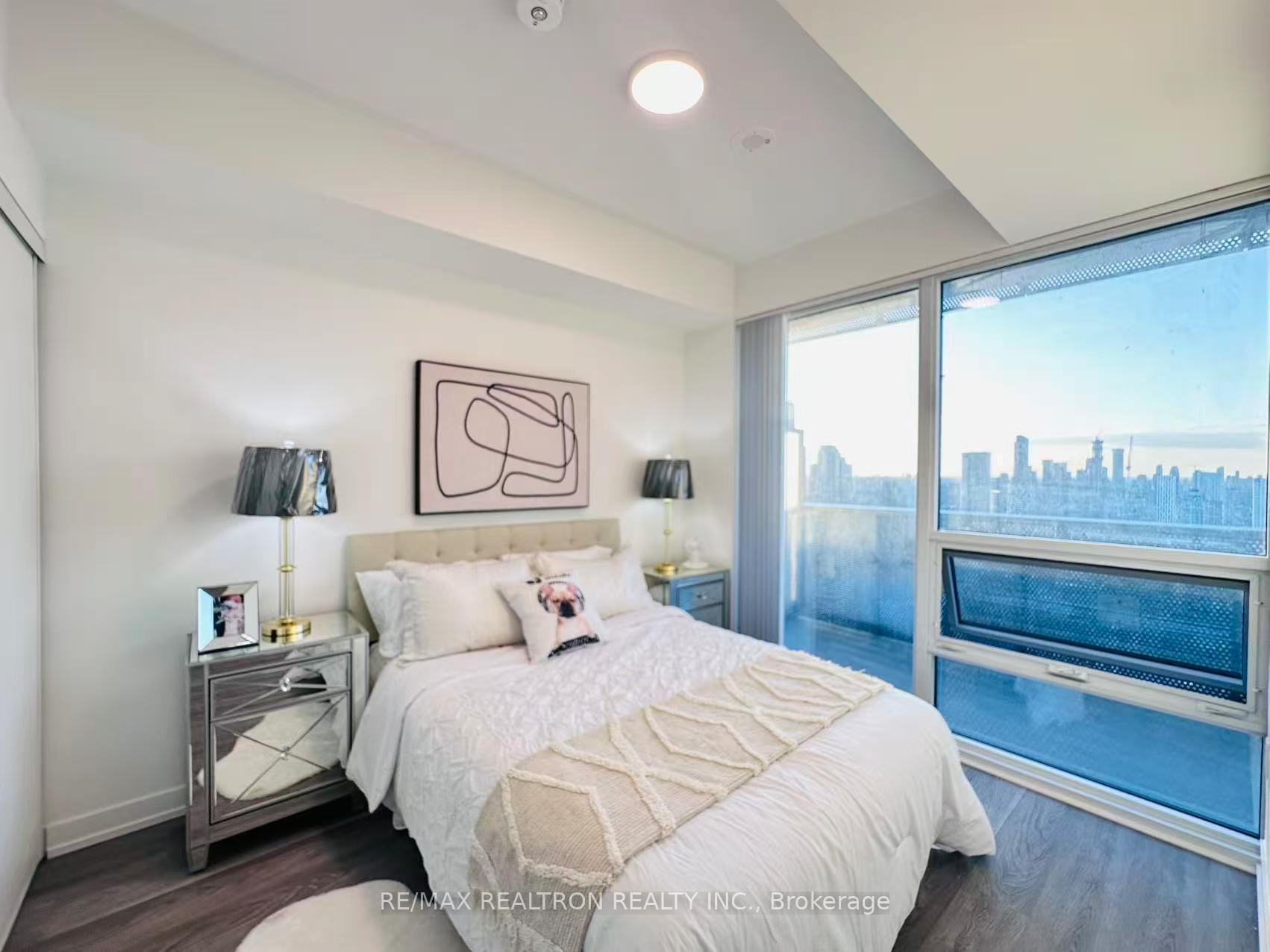 2 Bedrooms Condo at 55 Cooper, Toronto For sale