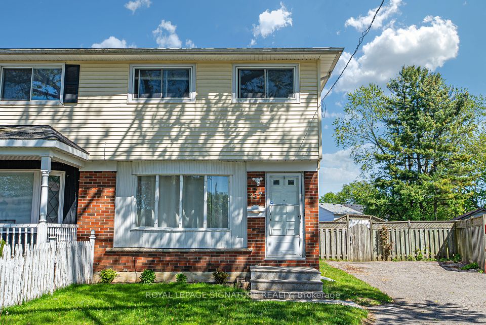 237 Barkley Crescent, Oshawa, ON L1J 2E7