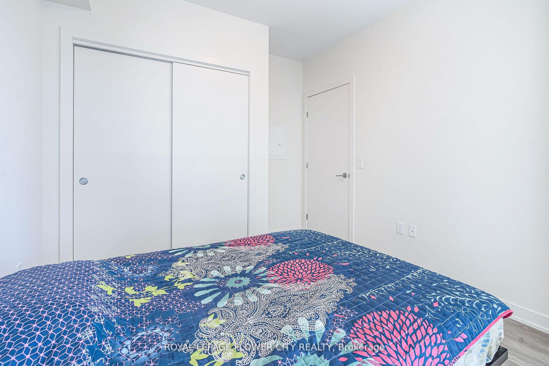2 Bedrooms Condo at 212 King William, Hamilton For sale