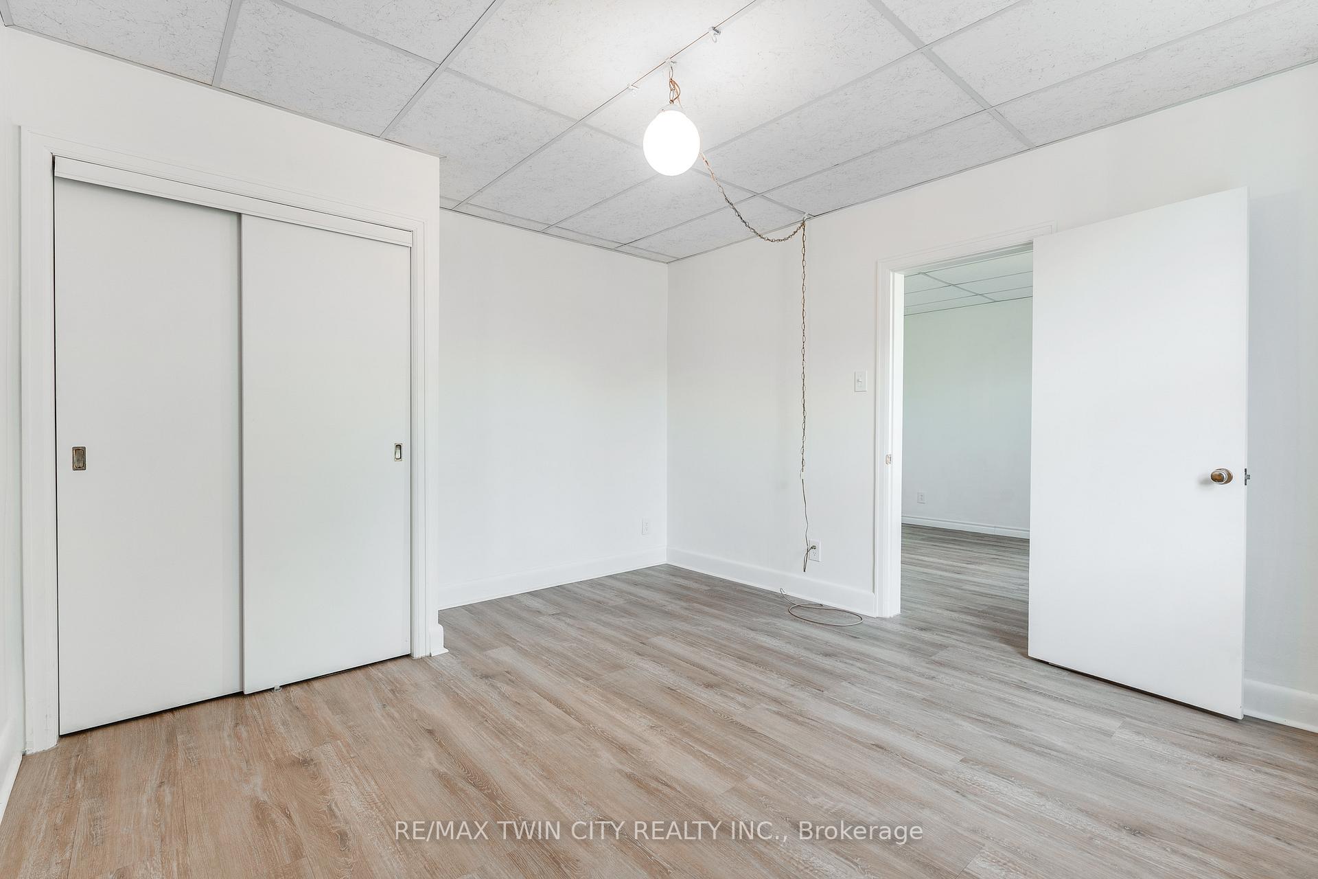 4 Bedrooms Other at 45 East Bend, Hamilton For sale