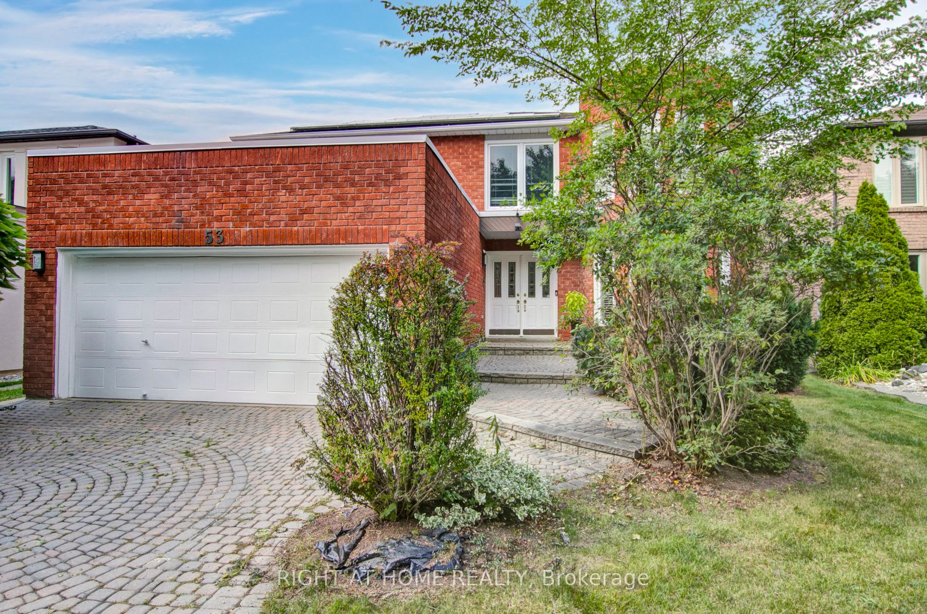 53 Waltham Crescent, Richmond Hill, ON L4B 1Z3