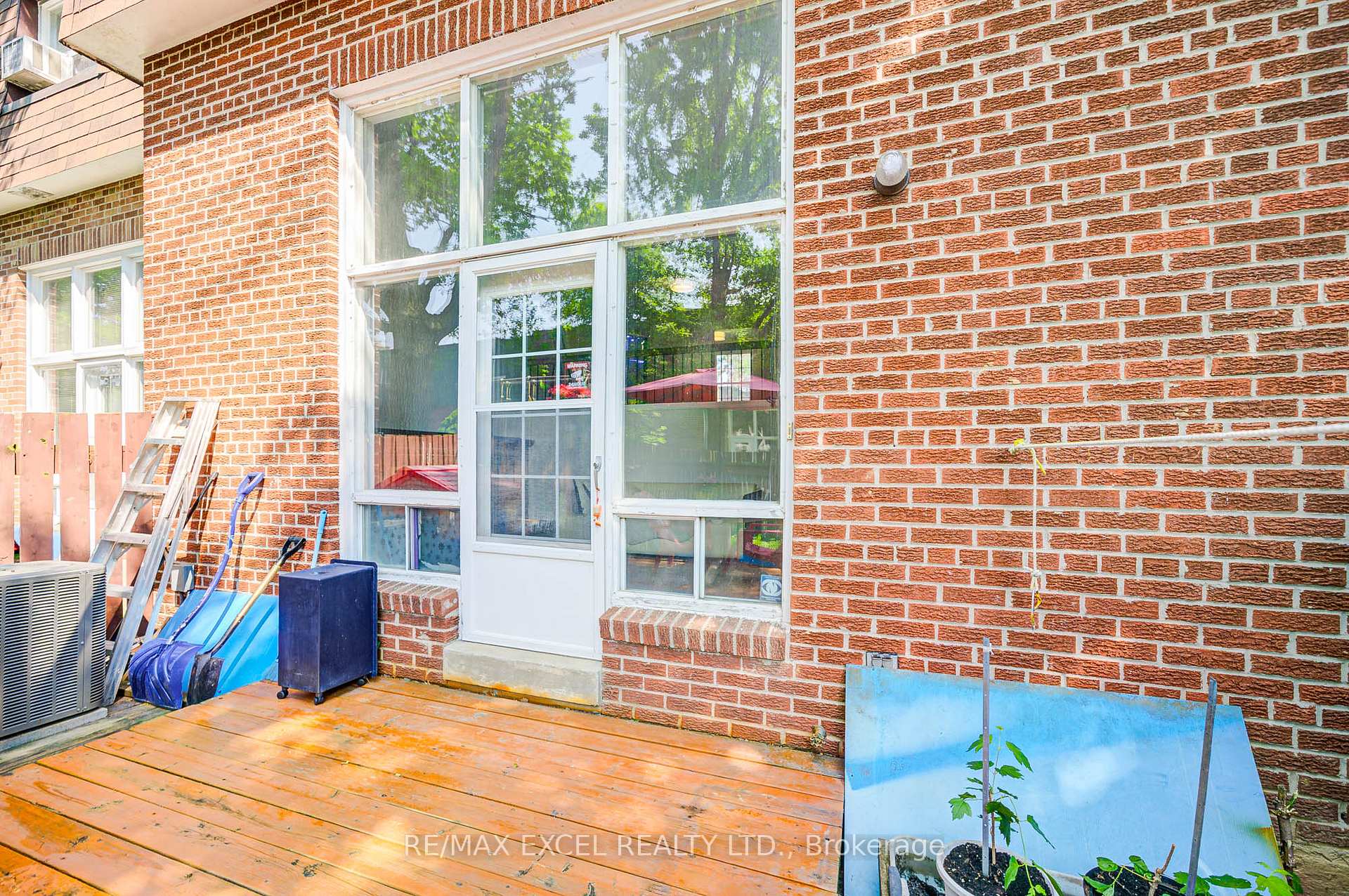 3 Bedrooms Condo at 20 Crockamhill, Toronto For sale