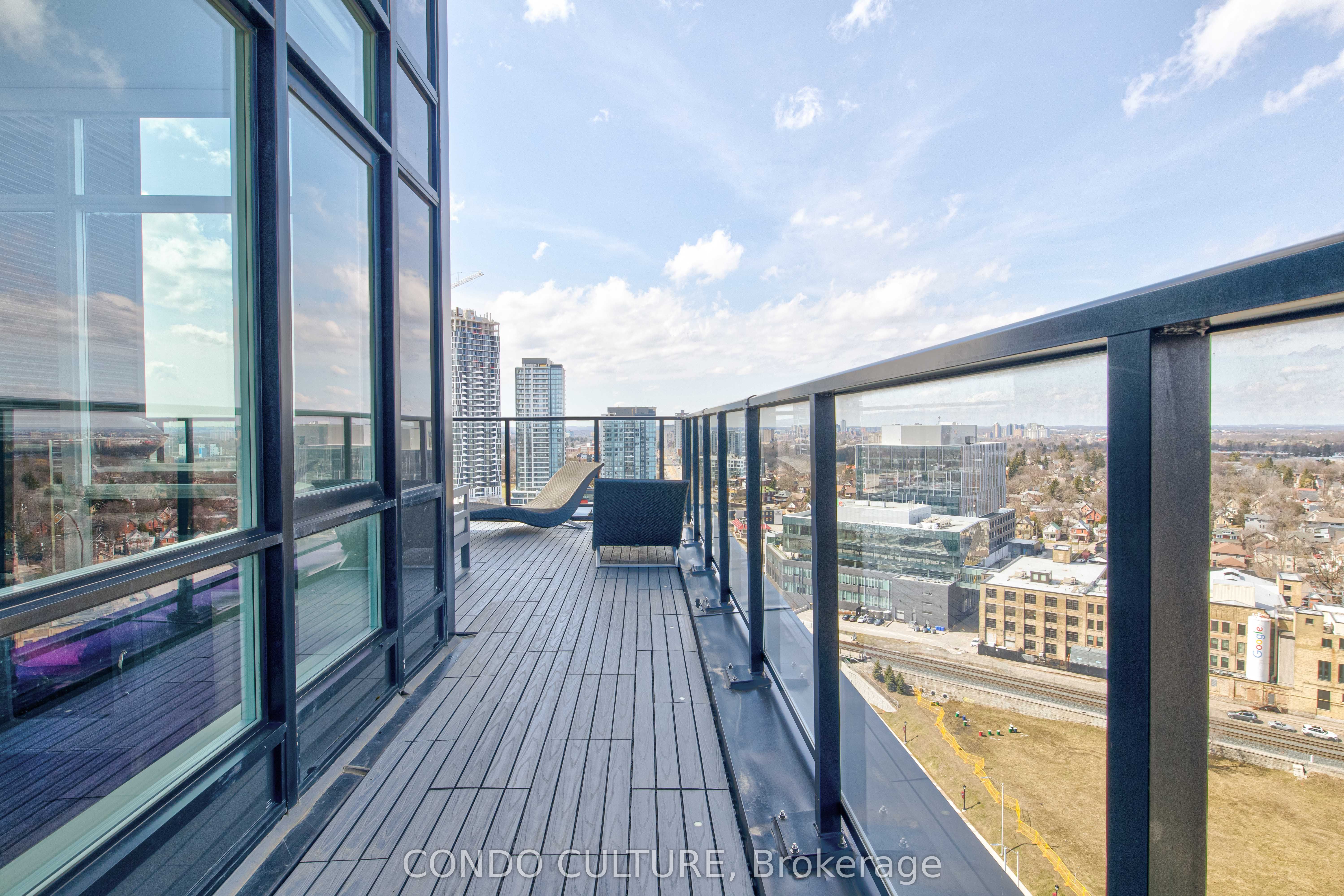1 Victoria Street S, #1902