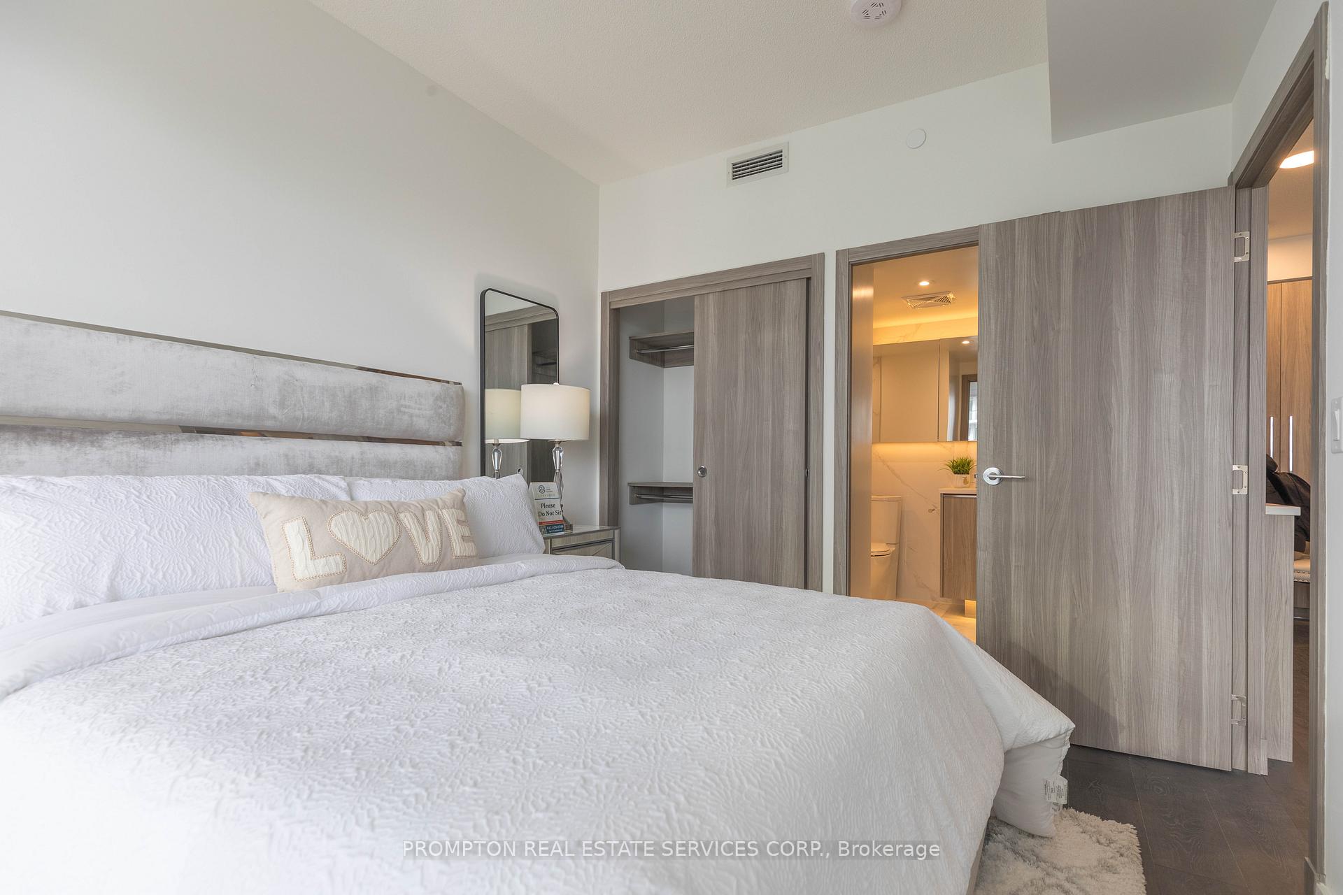 3 Bedrooms Condo at 27 Mcmahon, Toronto For sale