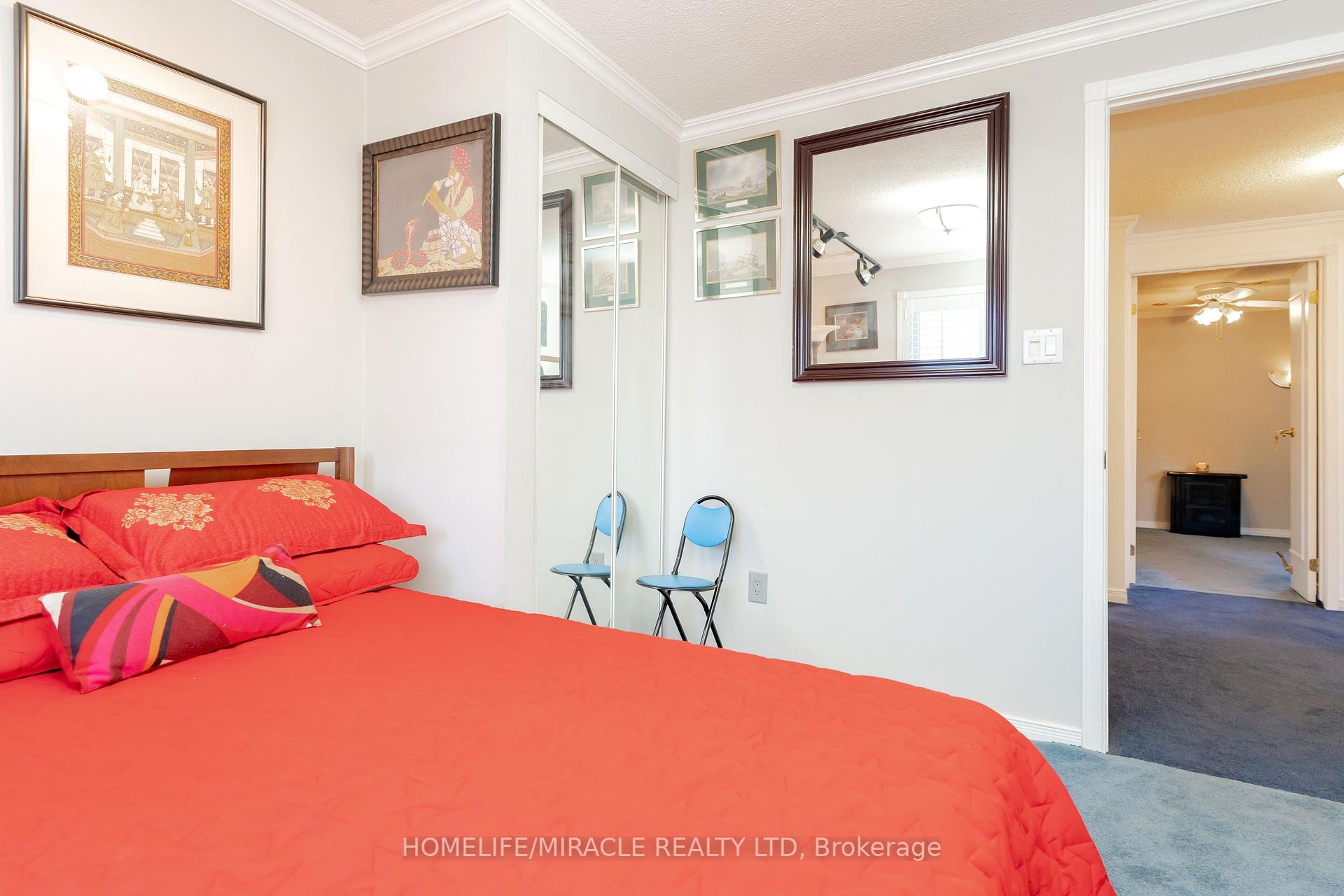 4 Bedrooms Condo at 50 Blackwell, Toronto For sale