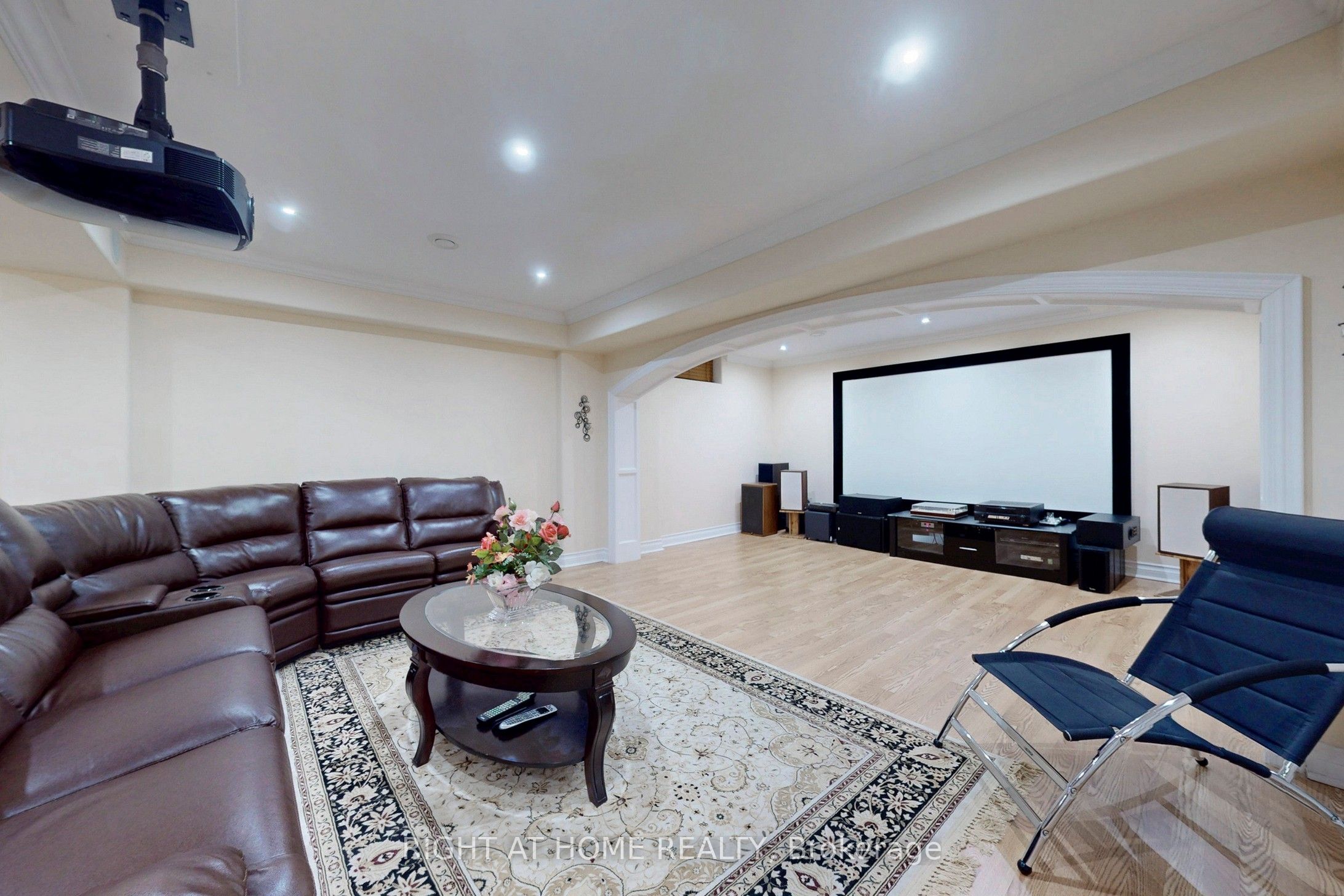28 Babak Boulevard