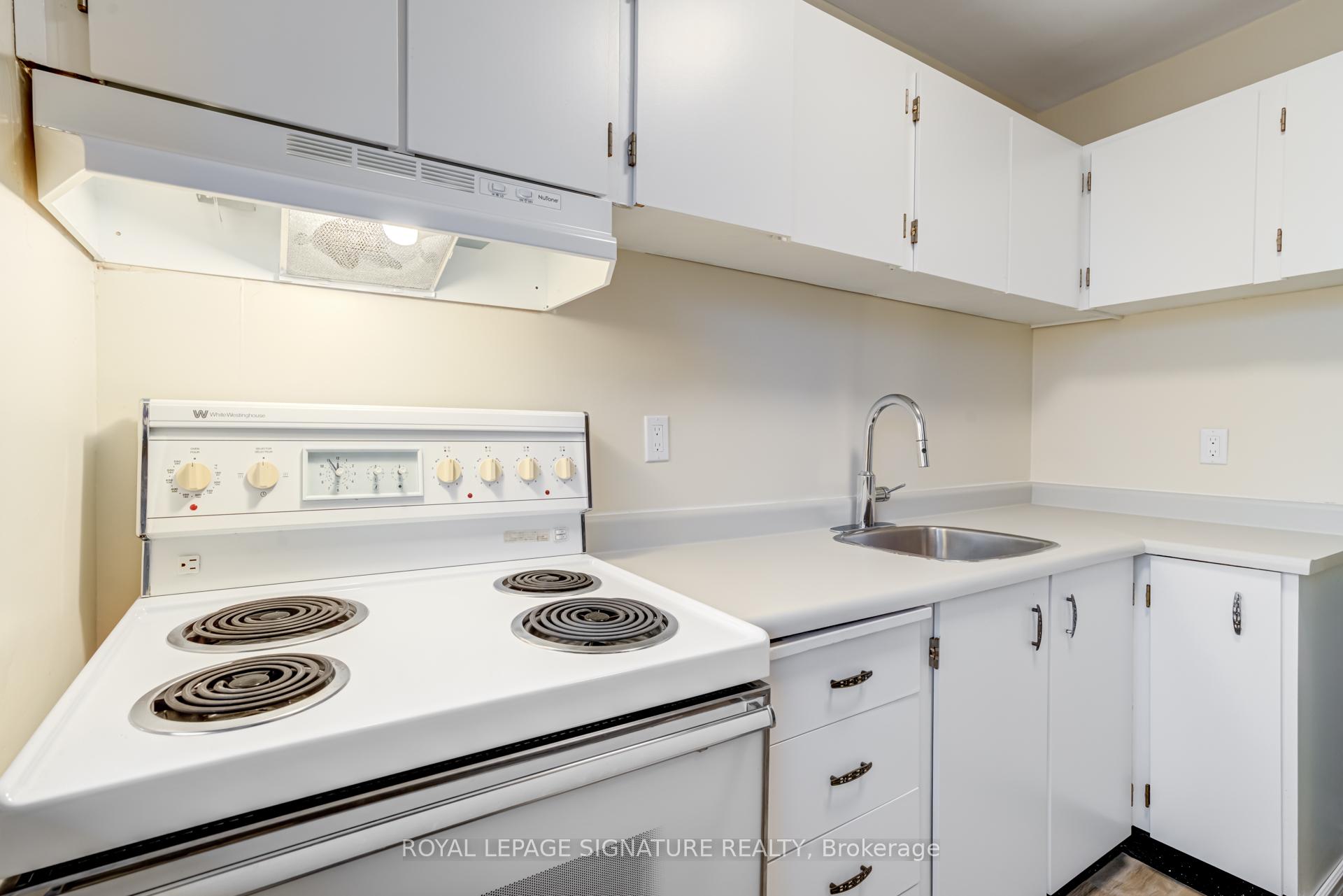 Condo at 40 Homewood, Toronto For sale