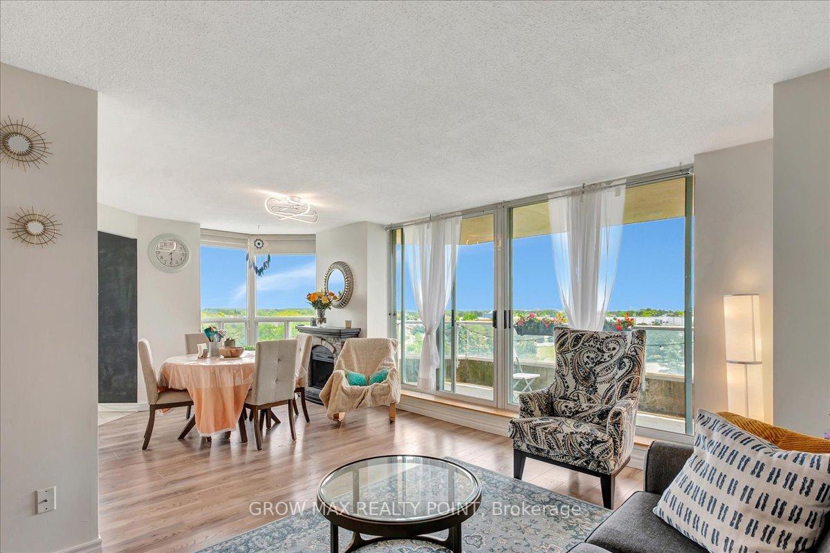 2 Bedrooms Condo at 410 Mclevin, Toronto For sale