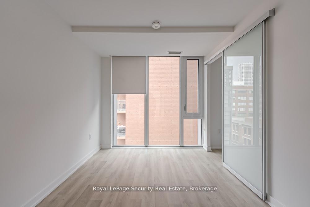 1 Bedroom Condo at 158 Front, Toronto For sale