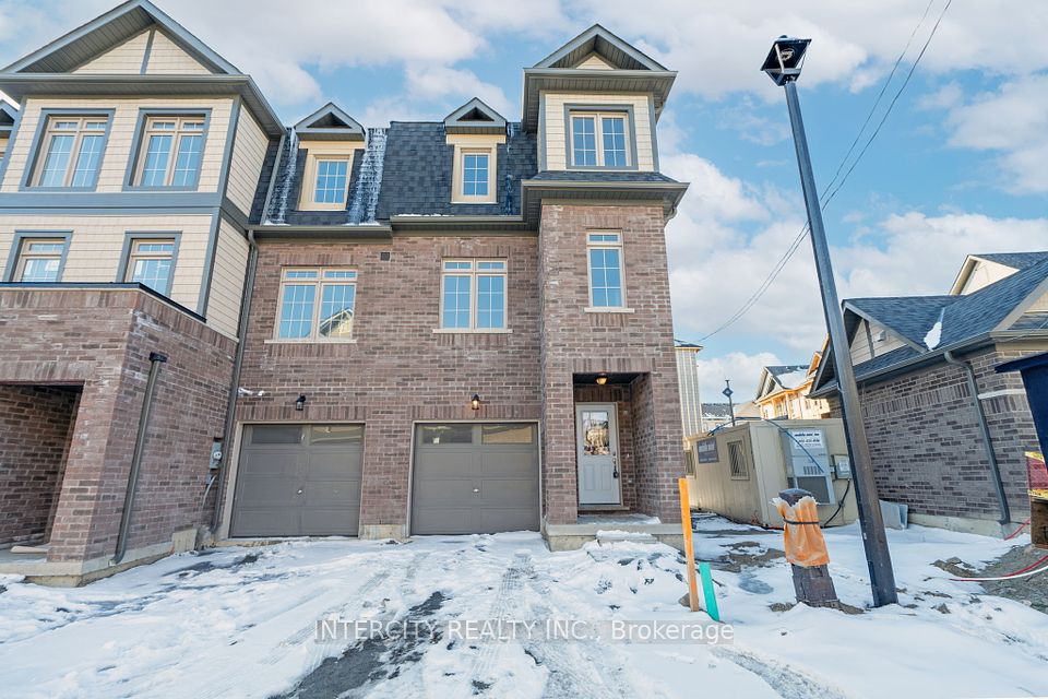 138 Senay Circle, Clarington, ON L1E 0G9