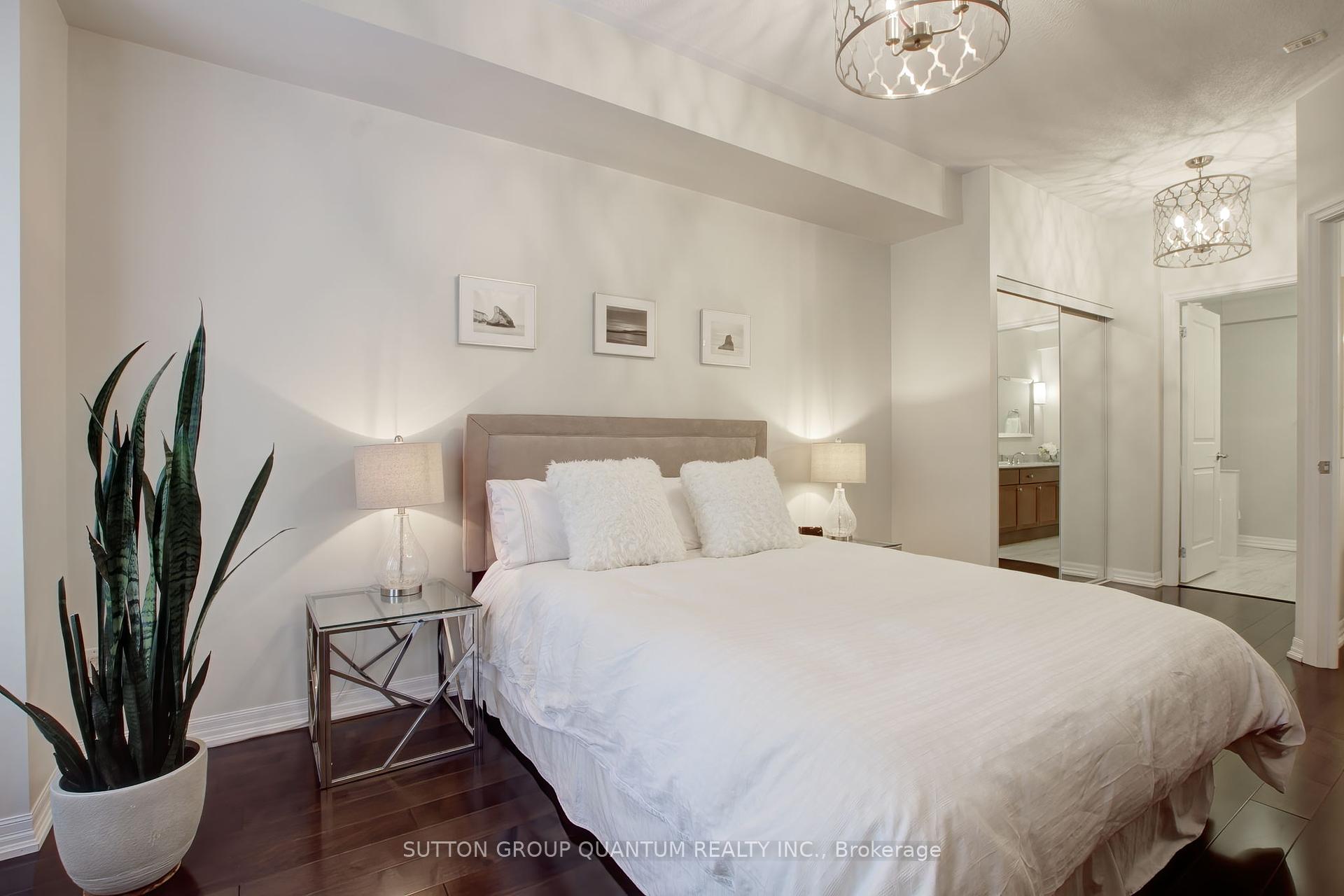2 Bedrooms Condo at 245 Dalesford, Toronto For sale
