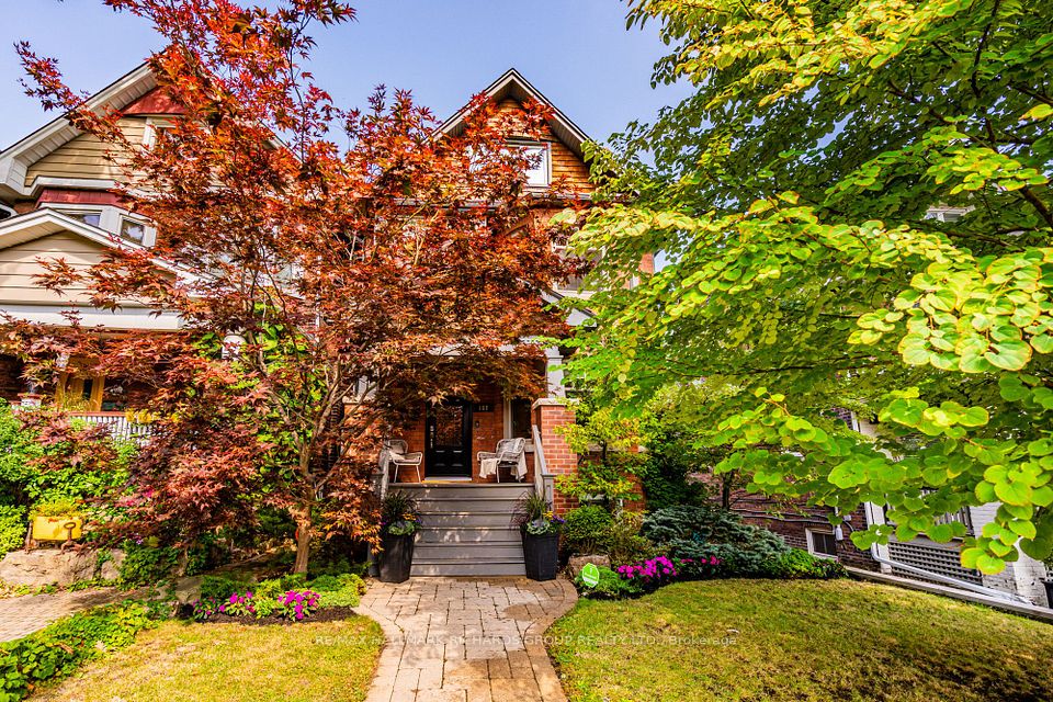 107 Lee Avenue, Toronto, ON M4E 2P2