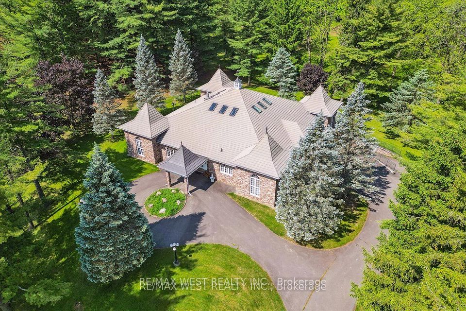 1630 Pelham