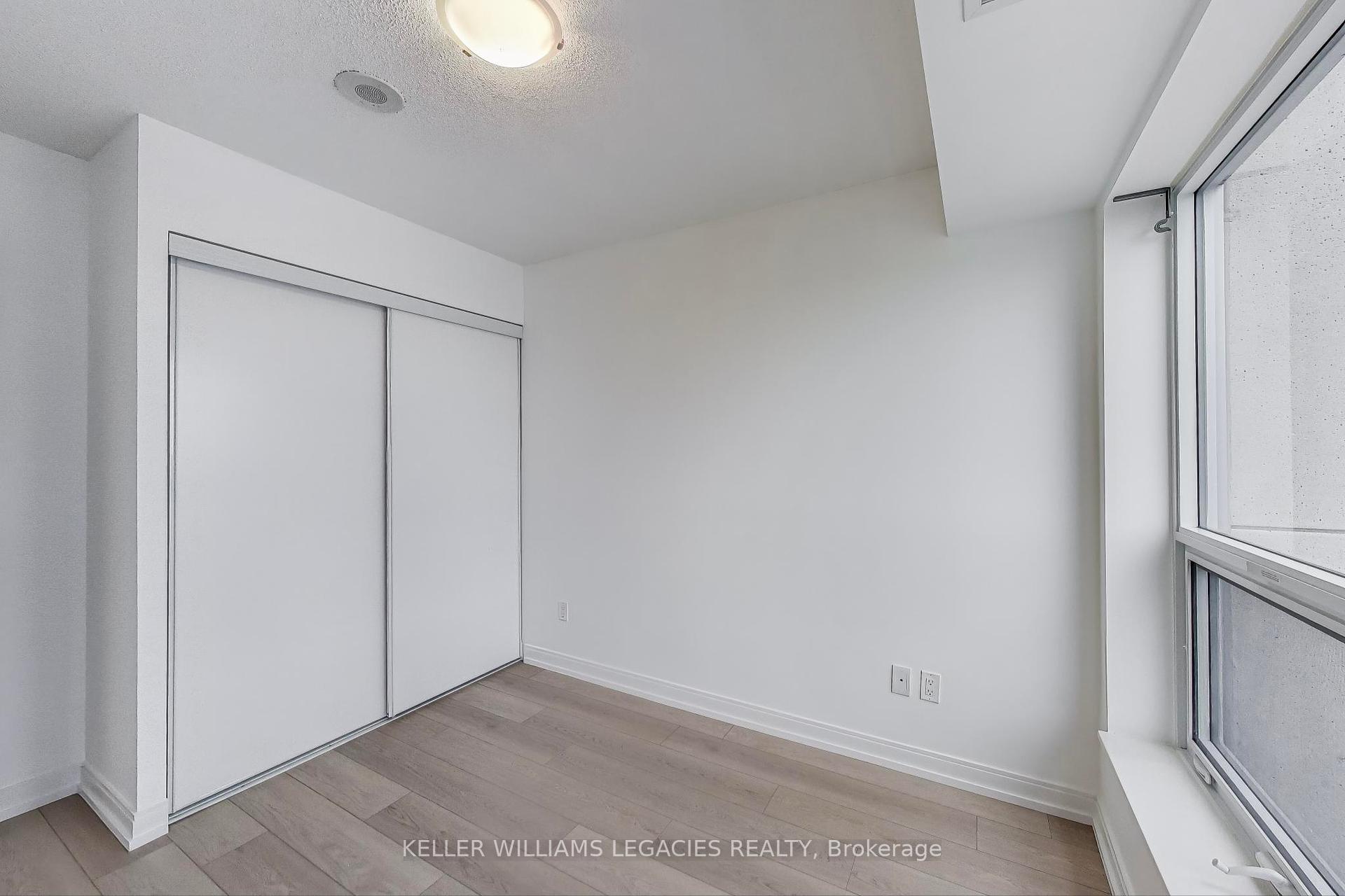 1 Bedroom Condo at 181 Village Green, Toronto For sale