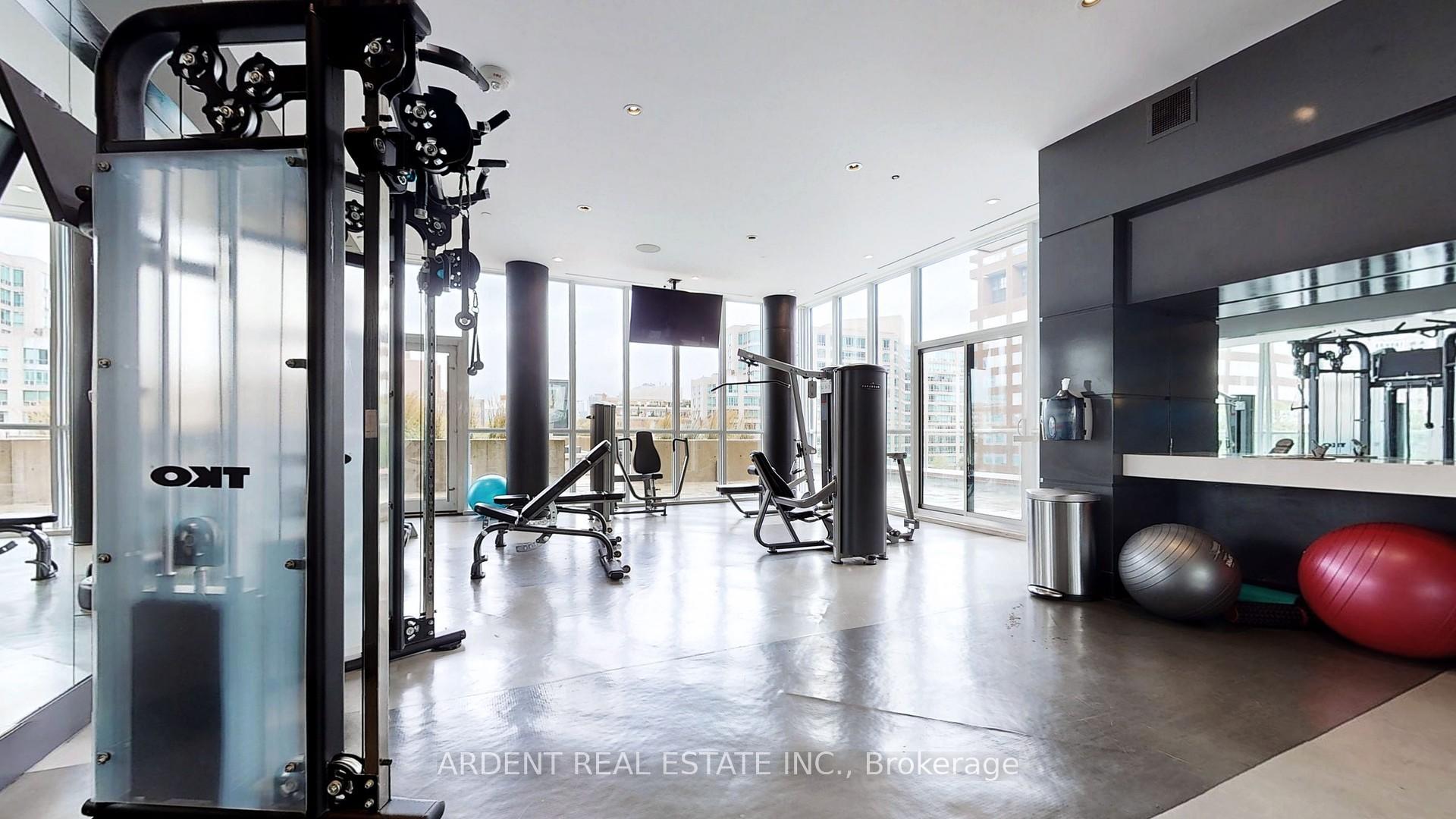 3 Bedrooms Condo at 32 Davenport,  Toronto For sale
