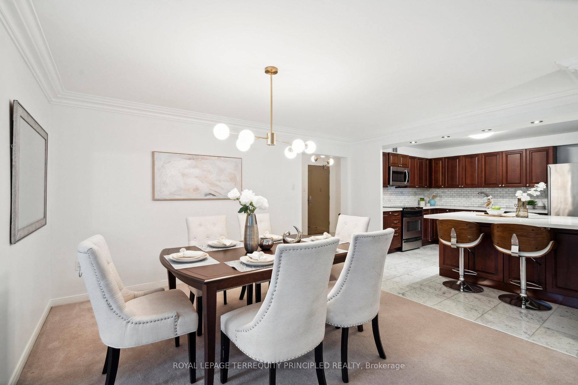 3 Bedrooms Condo at 1400 Dixie, Mississauga For sale