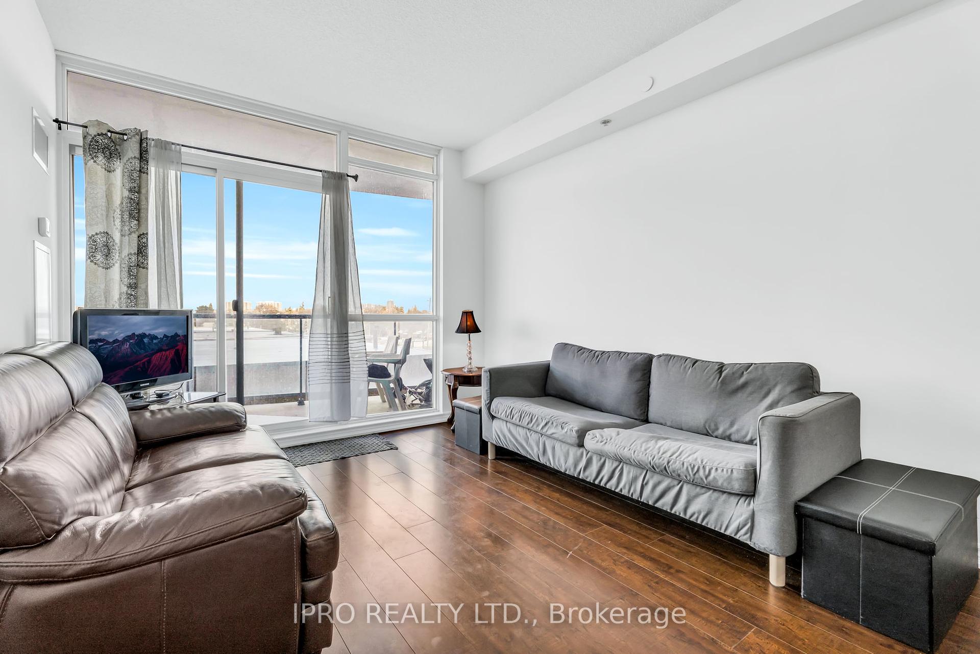 1 Bedroom Condo at 1328 Birchmount,  Toronto For sale
