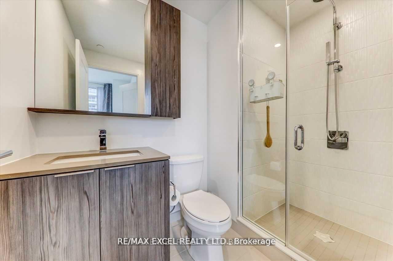 2 Bedrooms Condo at 70 Annie Craig, Toronto For sale