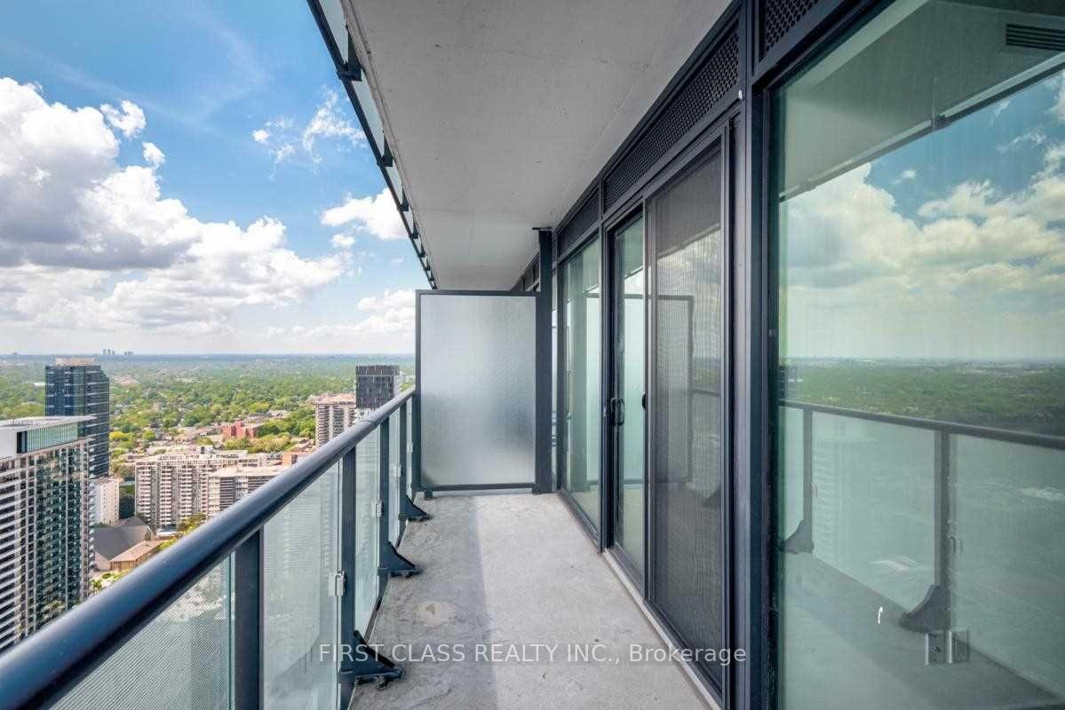 2 Bedrooms Condo at 161 Roehampton,  Toronto For sale