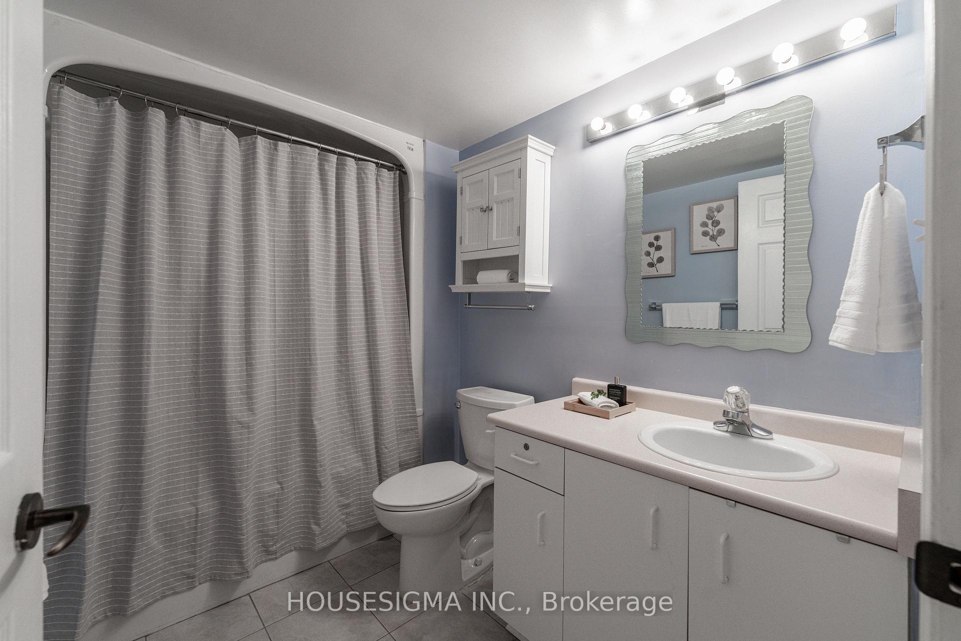 2 Bedrooms Condo at 2010 Cleaver, Burlington For sale