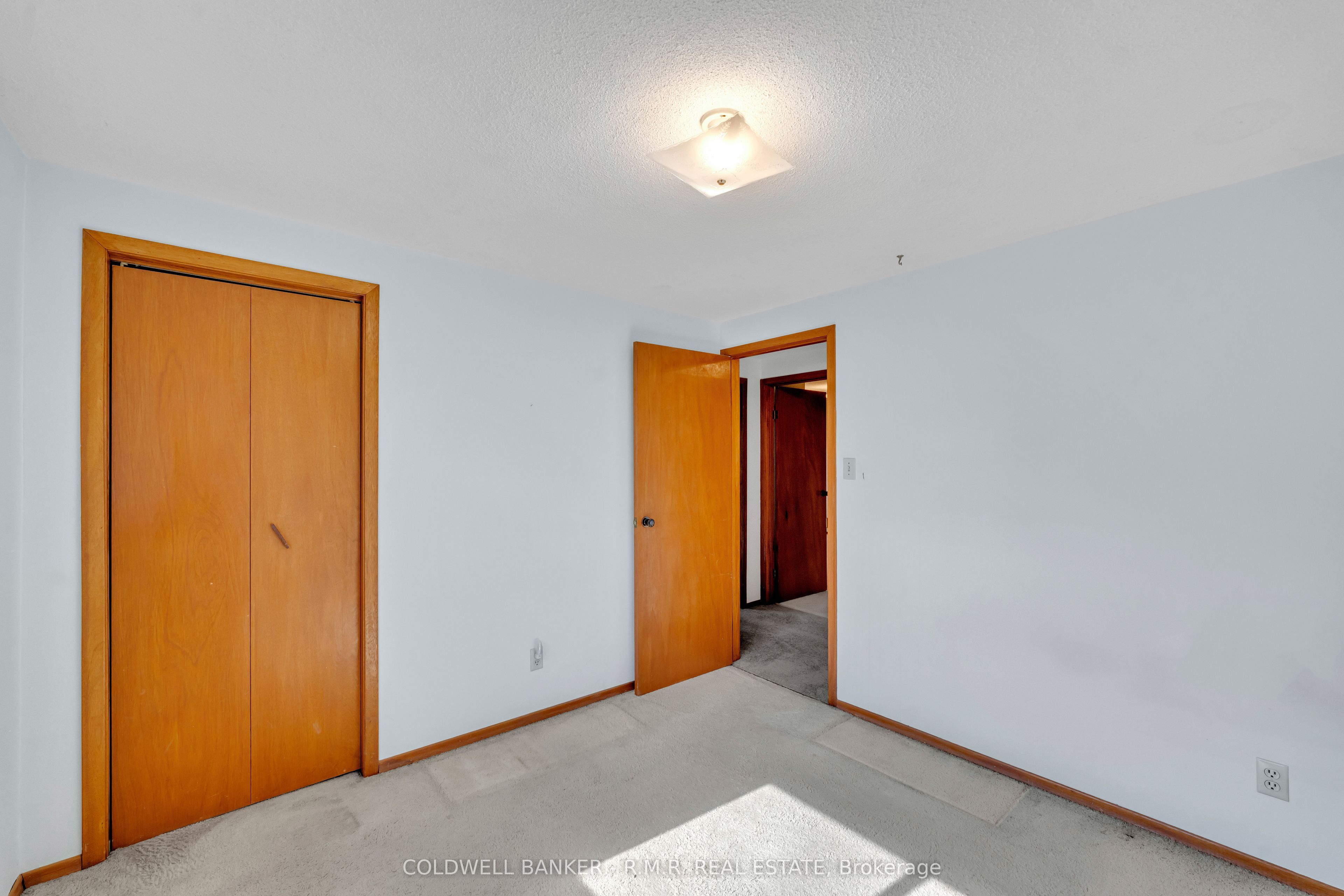 86 Twyn Rivers Drive