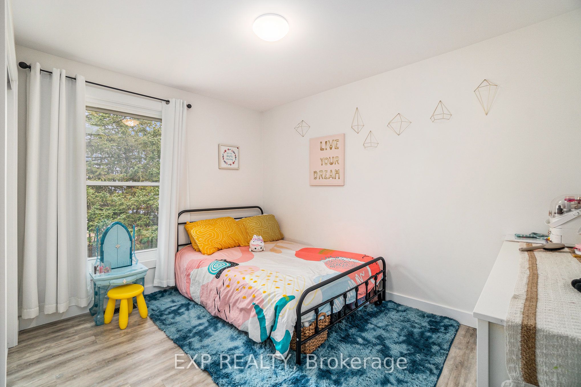 Listing picture