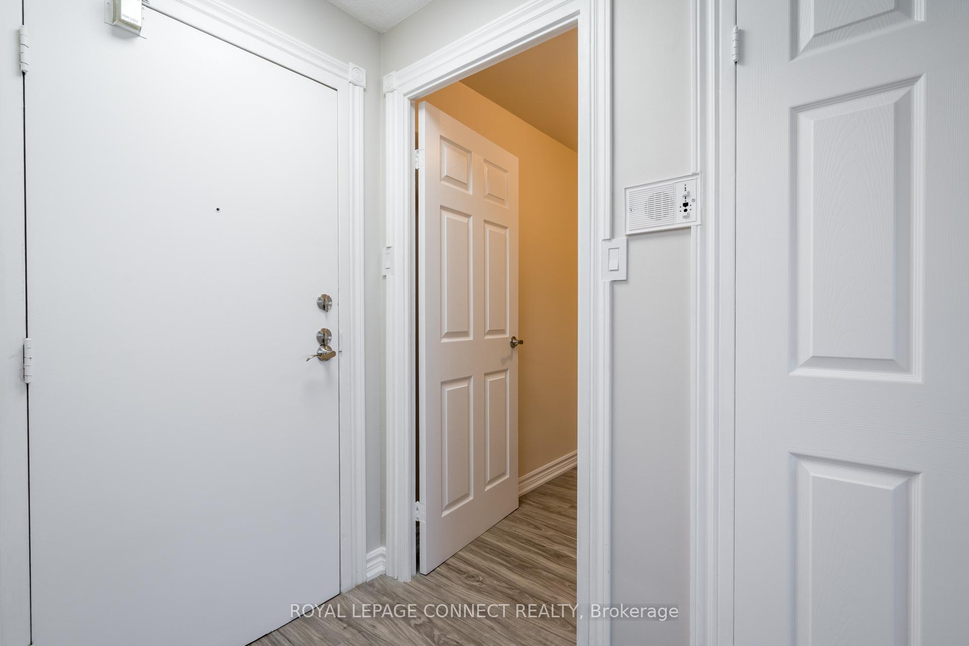 2 Bedrooms Condo at 270 Palmdale,  Toronto For sale