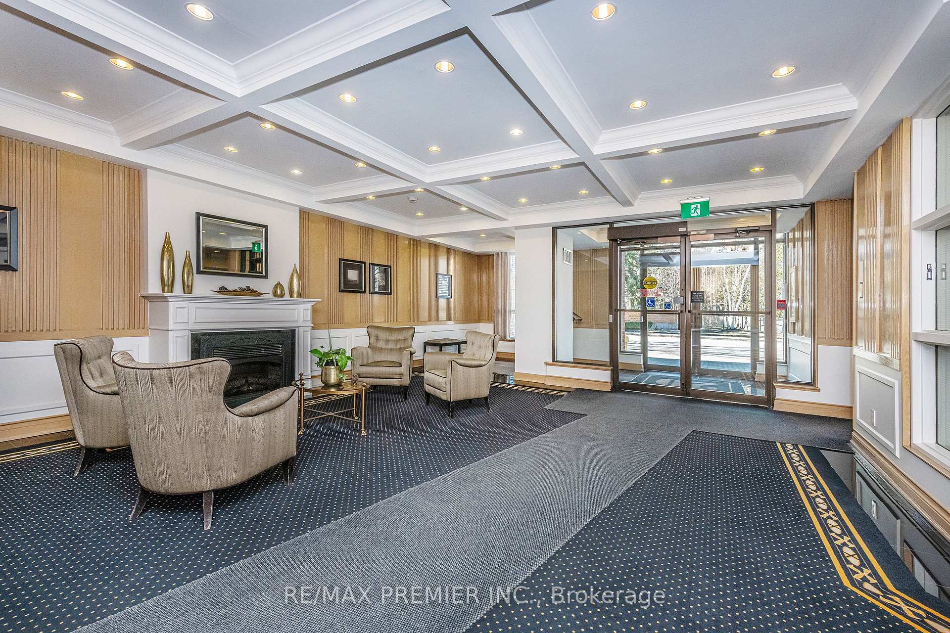 2 Bedrooms Condo at 20 Southport,  Toronto For sale