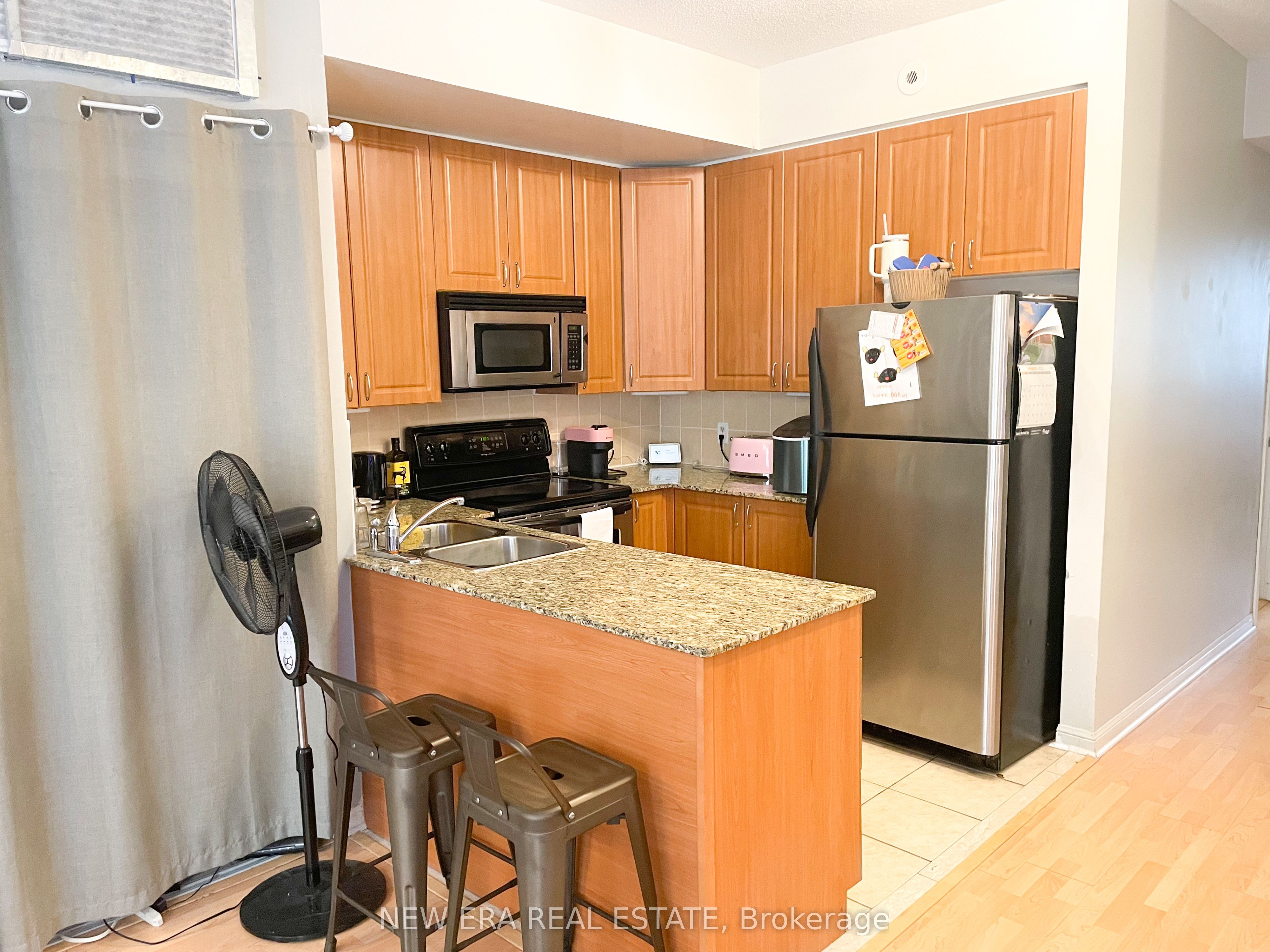 88 Carr Street, #19