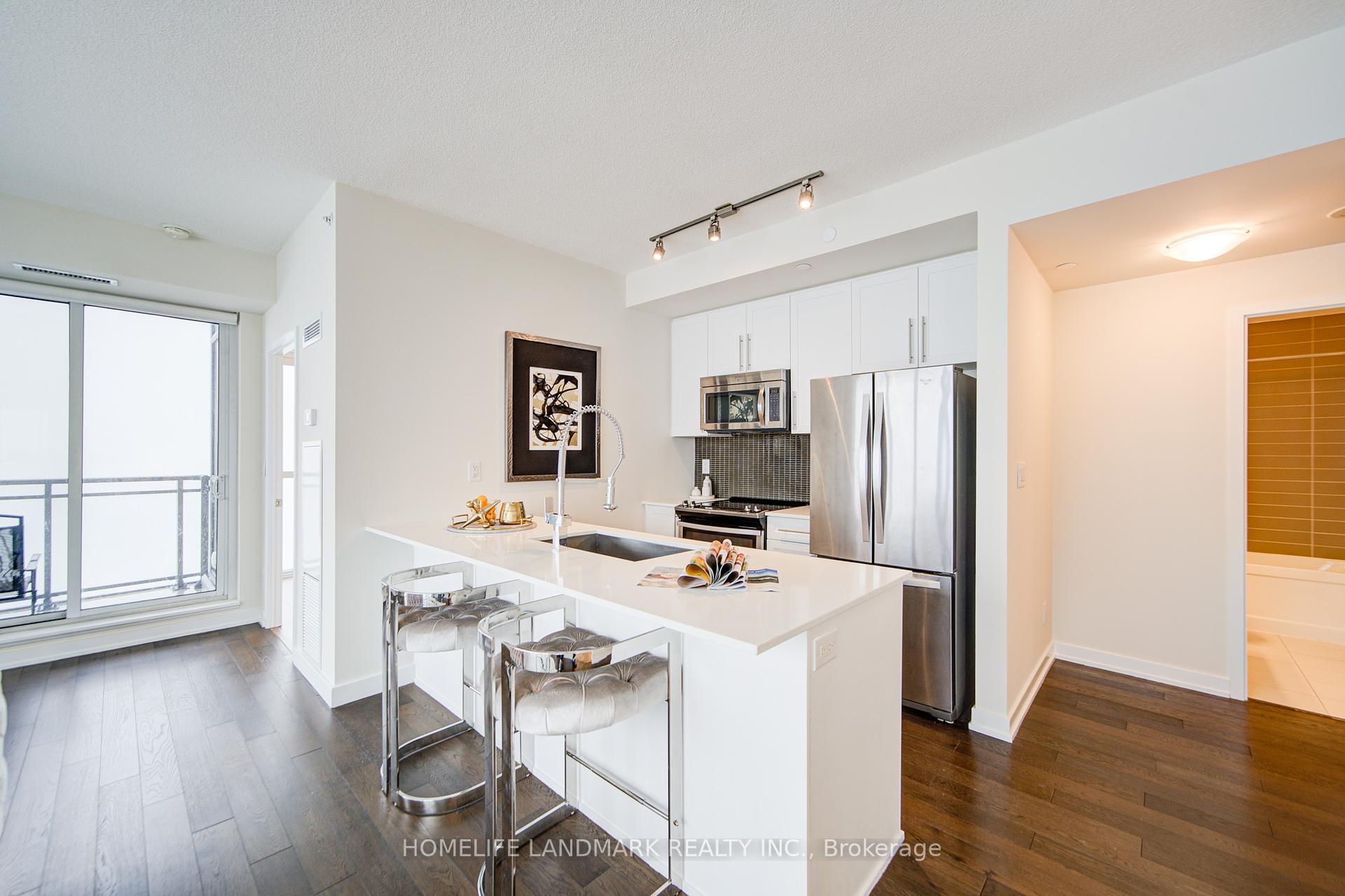 3 Bedrooms Condo at 4011 Brickstone, Mississauga For sale