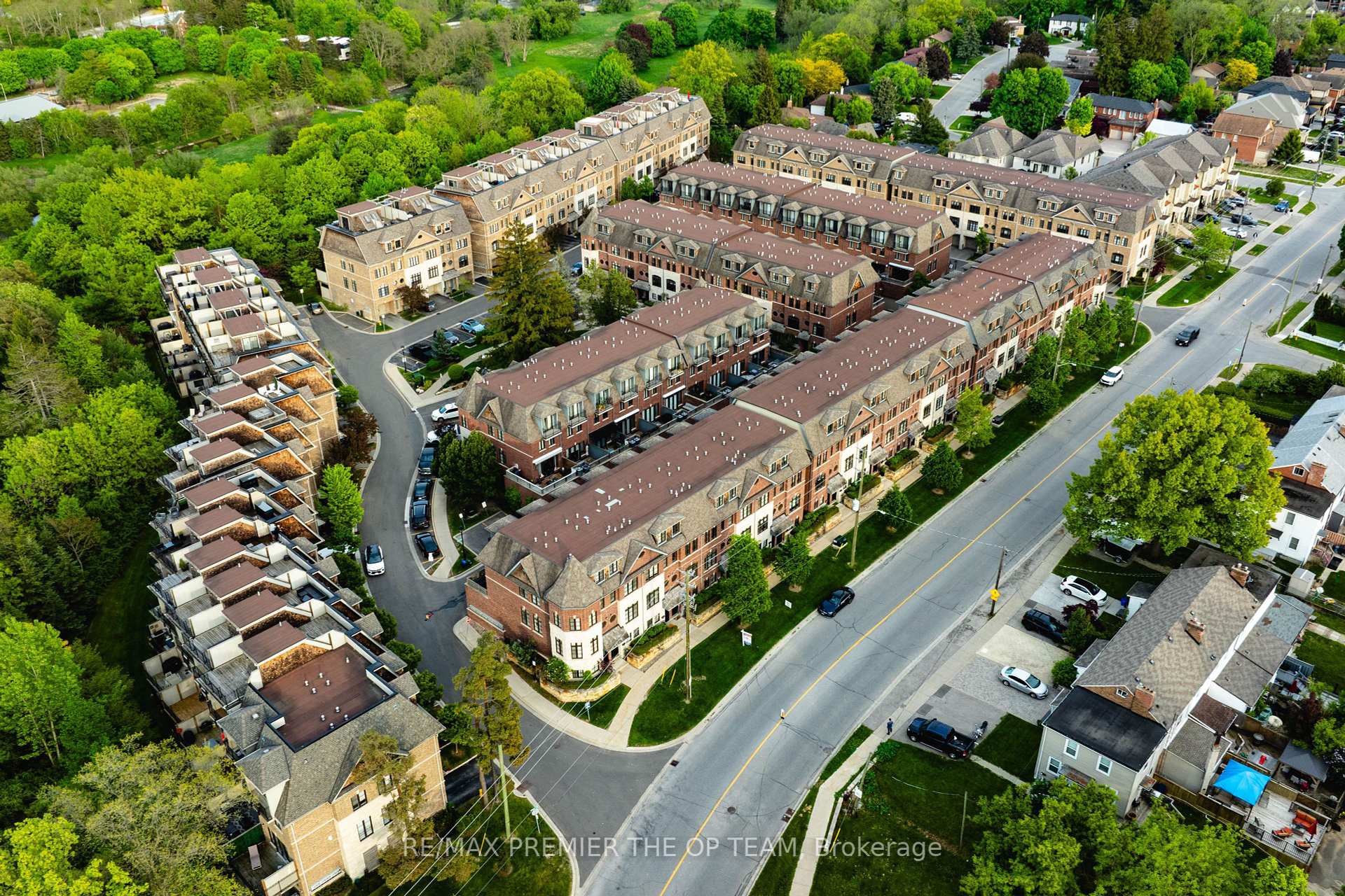 3 Bedrooms Condo at 8347 Kipling, Vaughan For sale