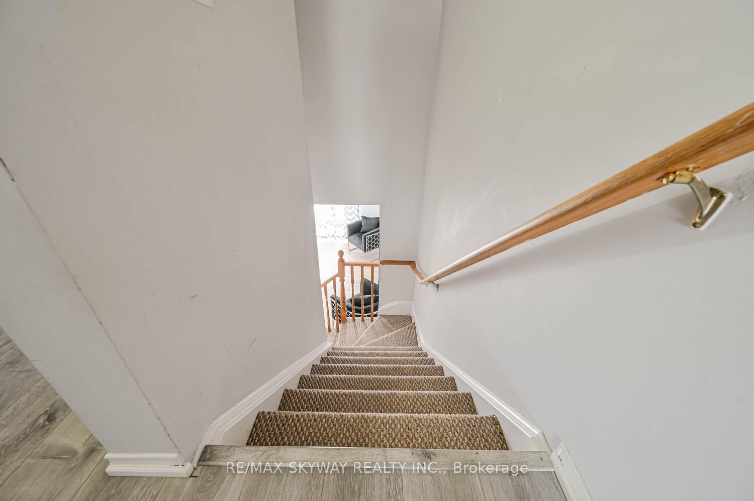 3 Bedrooms Condo at 50 Strathaven,  Mississauga For sale