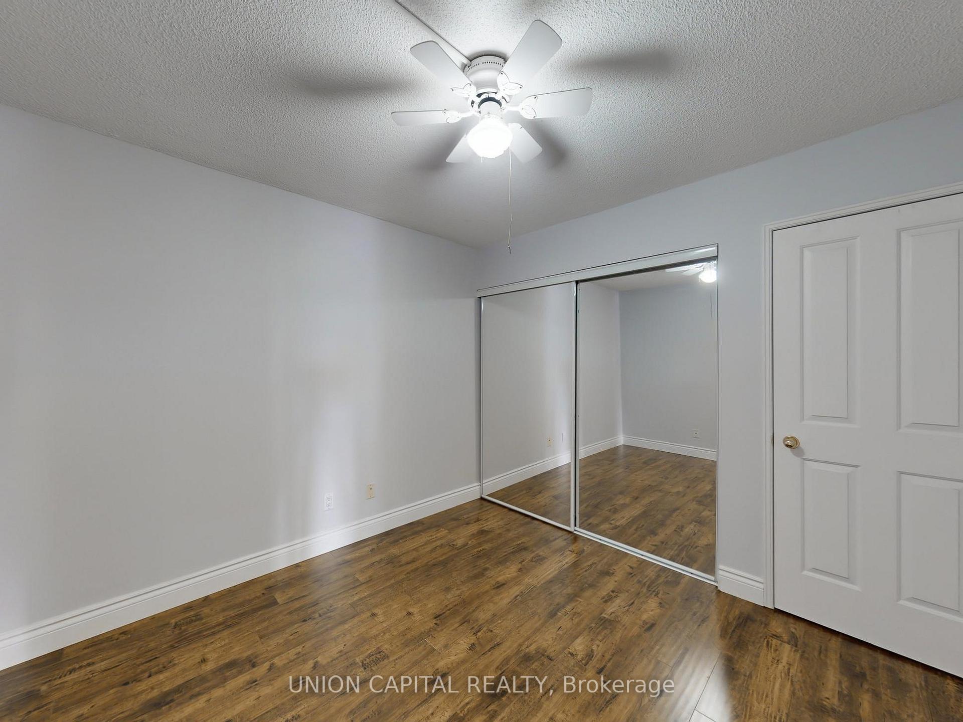 3 Bedrooms Condo at 28 Hollywood, Toronto For sale