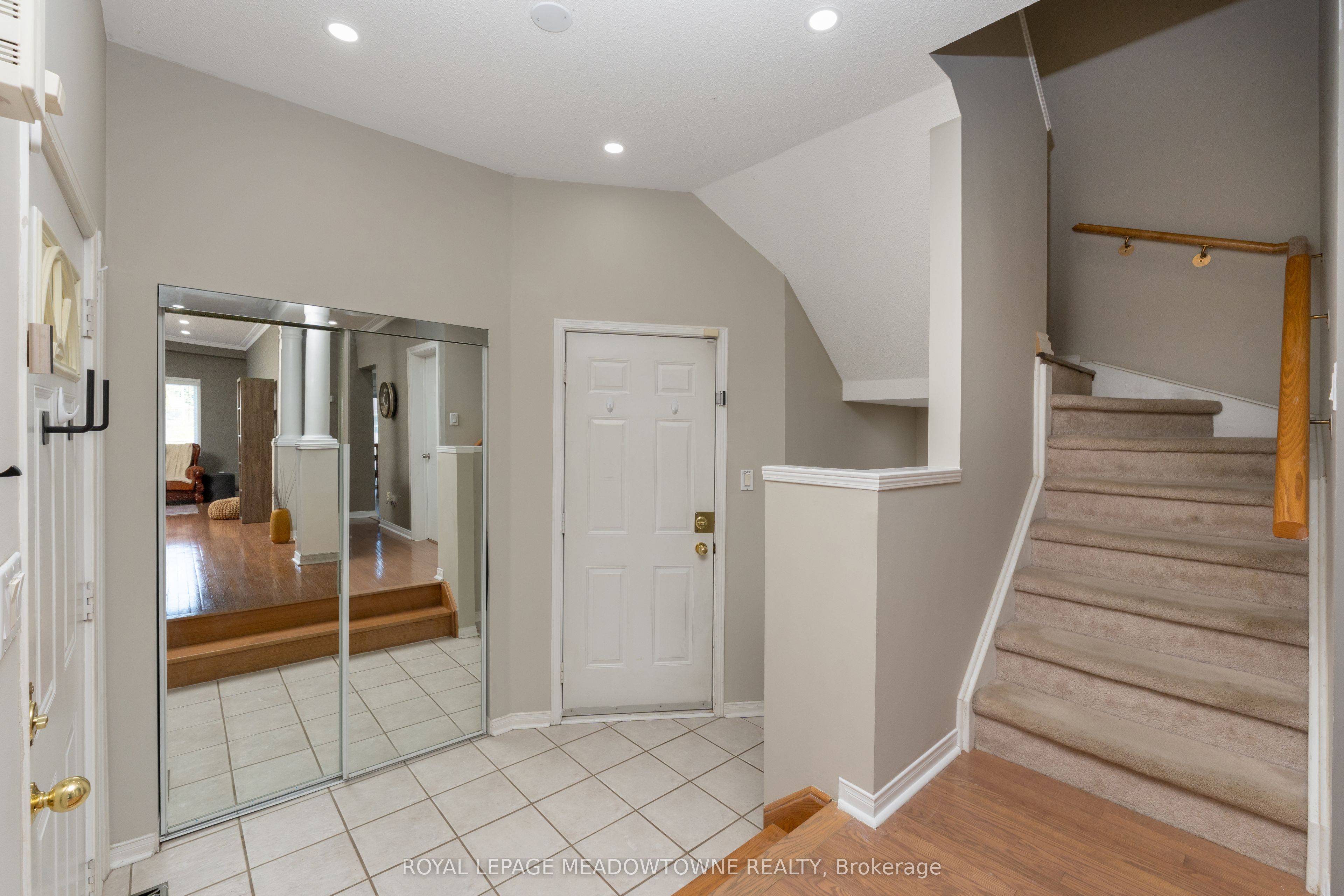 1876 Stevington Crescent