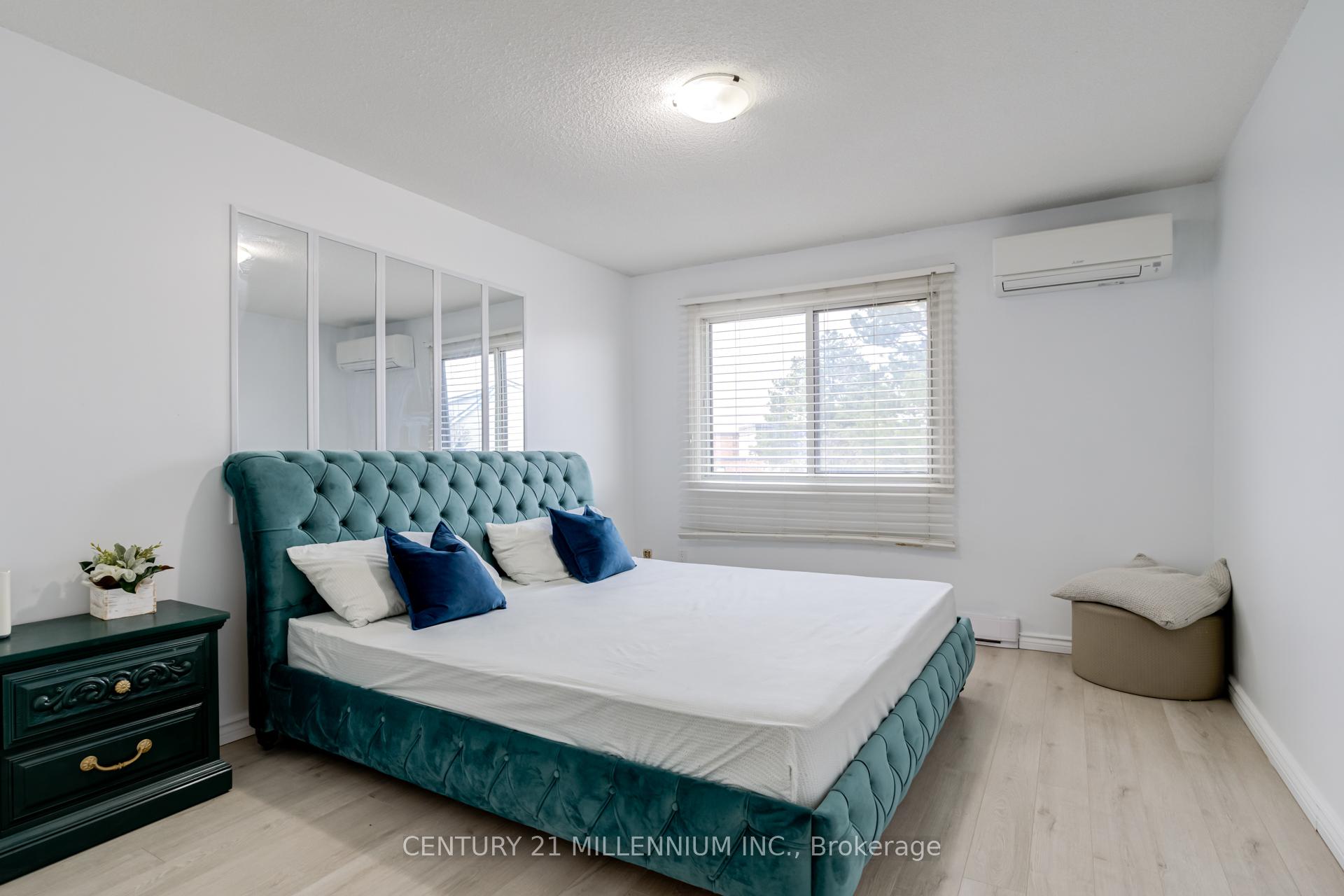 3 Bedrooms Condo at 6797 Formentera, Mississauga For sale