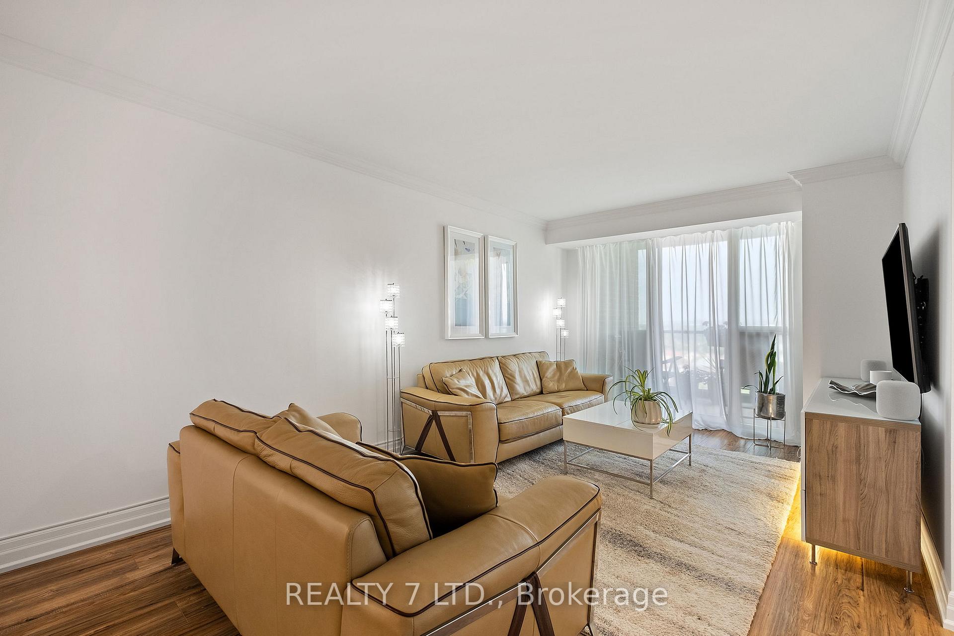 2 Bedrooms Condo at 850 Steeles, Vaughan For sale