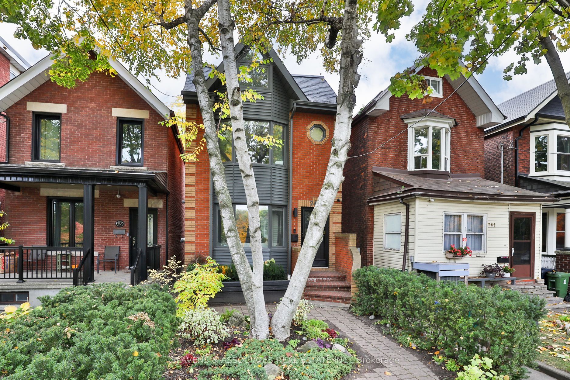 740 Crawford Street, Toronto, ON M6G 3K3