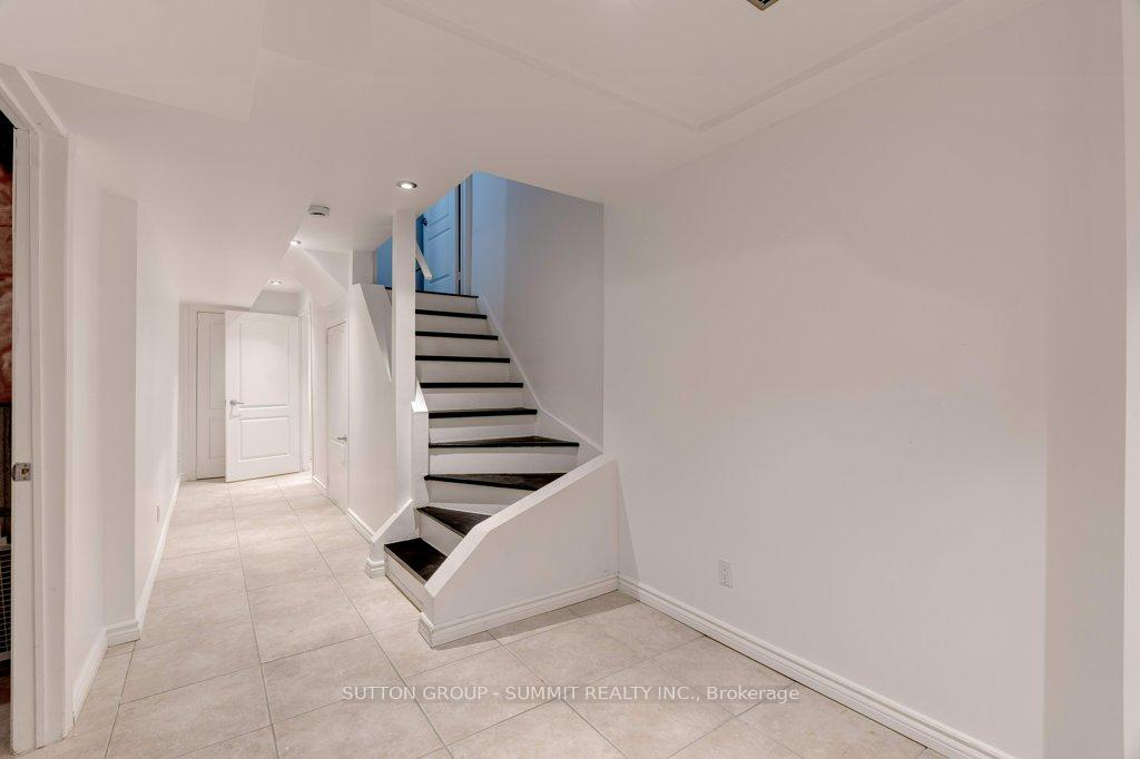 3 Bedrooms Condo at 1489 Heritage,  Oakville For sale