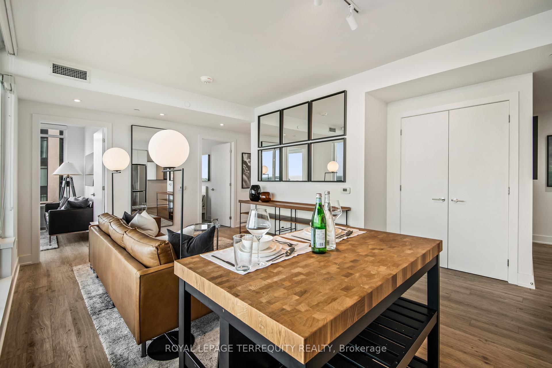 3 Bedrooms Condo at 1926 Lake Shore, Toronto For sale
