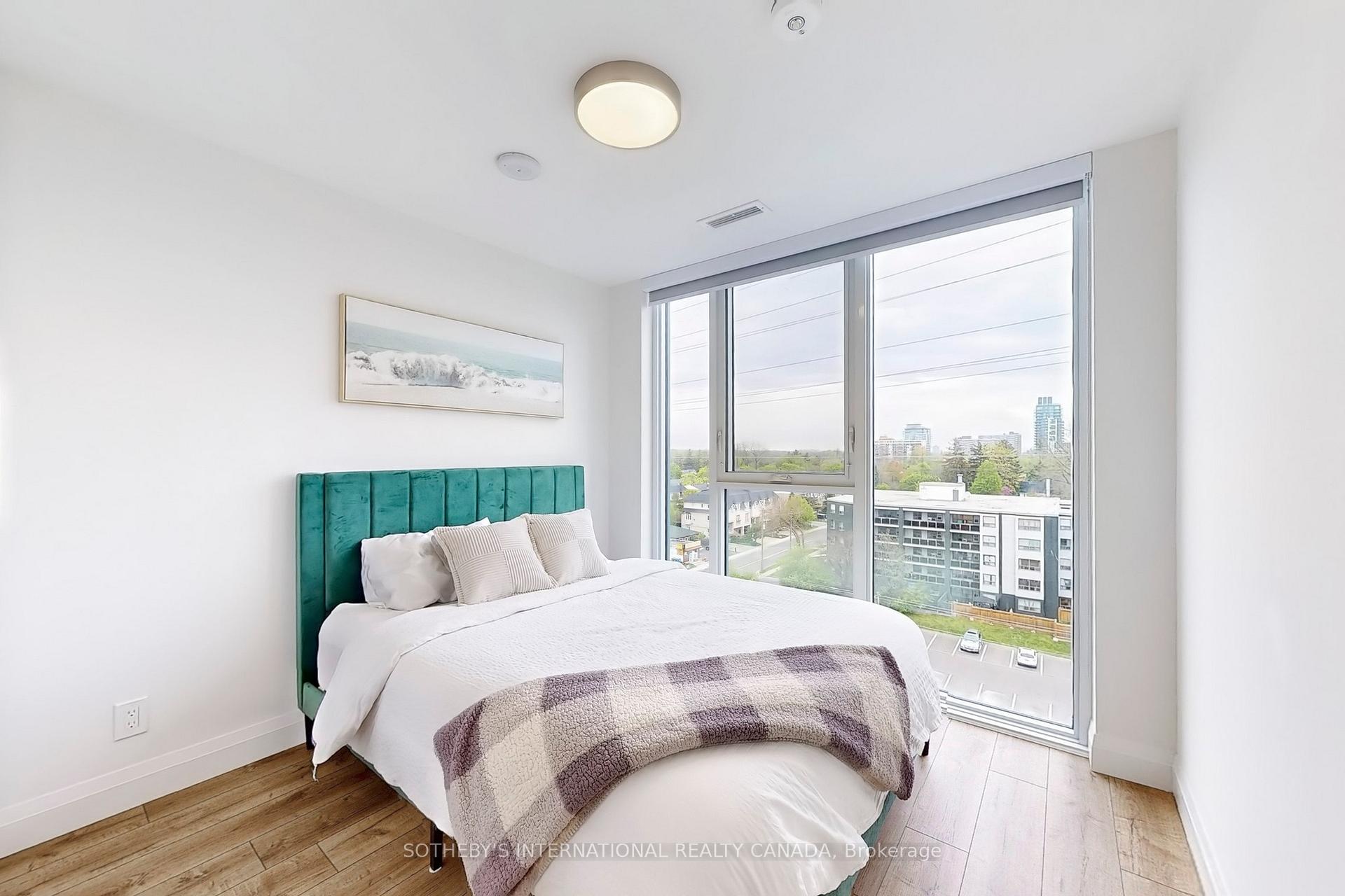 2 Bedrooms Condo at 500 Brock, Burlington For sale