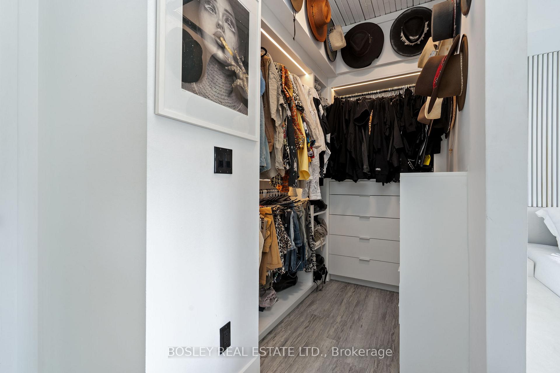 3 Bedrooms Condo at 183 Dovercourt, Toronto For sale