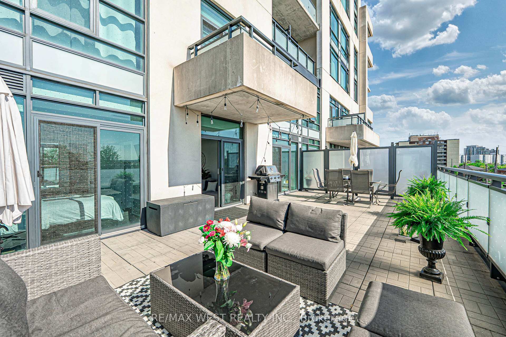 2 Bedrooms Condo at 2522 Keele, Toronto For sale